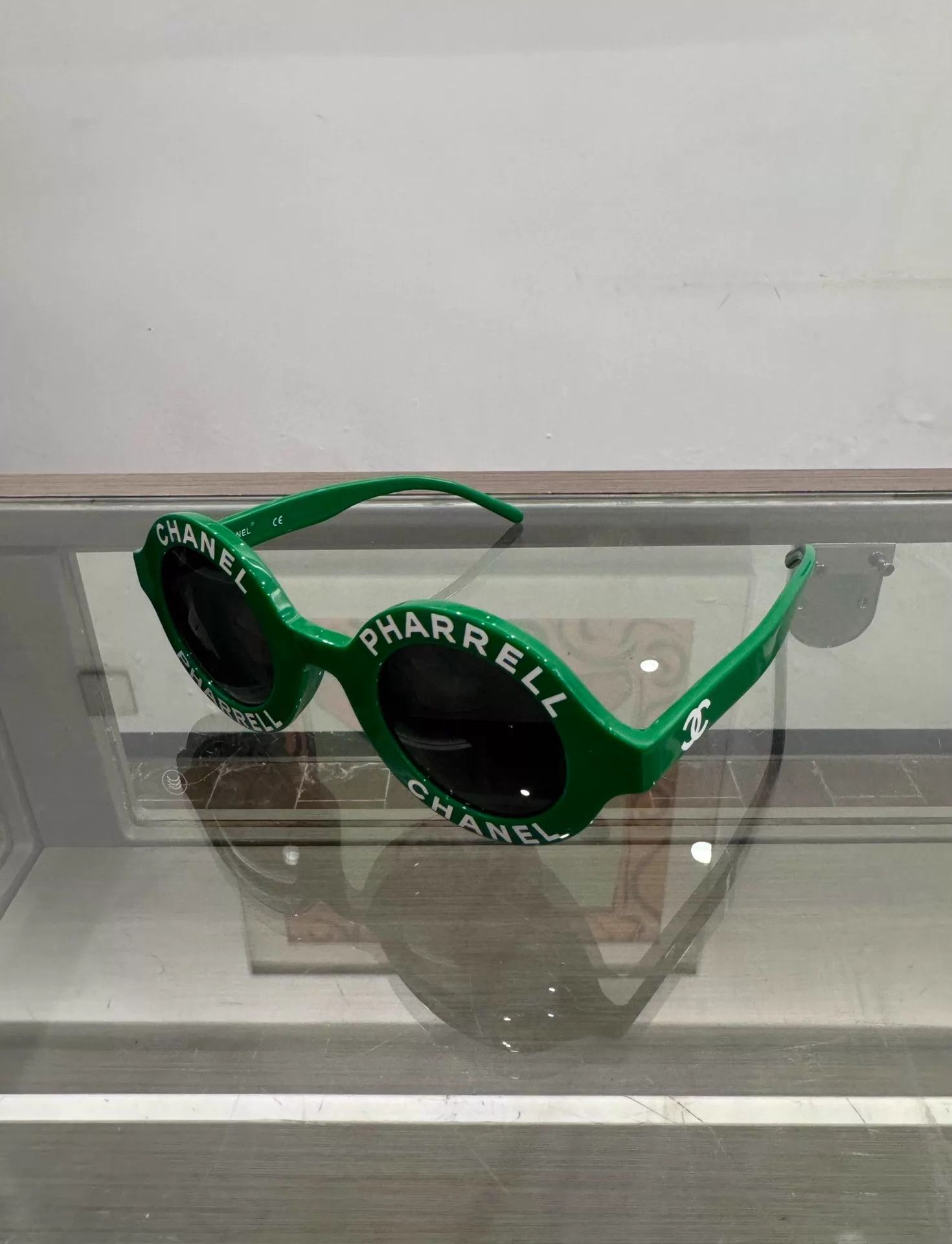 Chanel Chanel x Pharrell LE white logo green cat-eye shades Size ONE SIZE - 1 Thumbnail