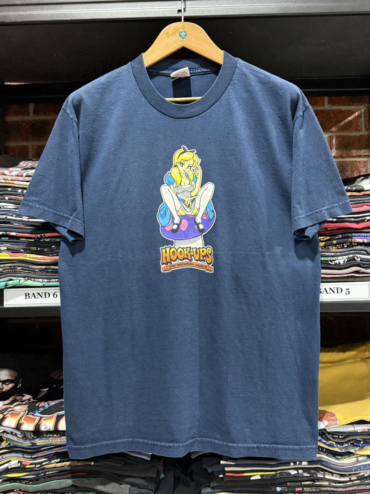 Hook-Ups Vintage 90s Hook Ups Smoking Girl Skateboard Tee Size US L / EU 52-54 / 3 - 1 Thumbnail