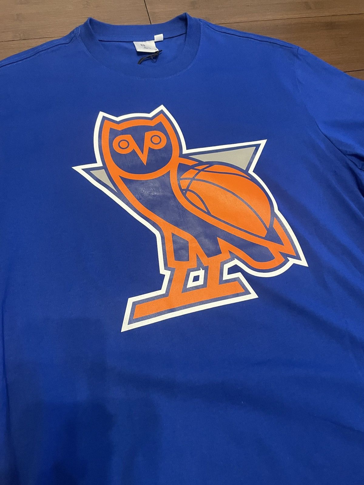 NBA × October's Very Own OVO New York Knicks NY Tee SIZE XXXL Size US XXL / EU 58 / 5 - 3 Thumbnail