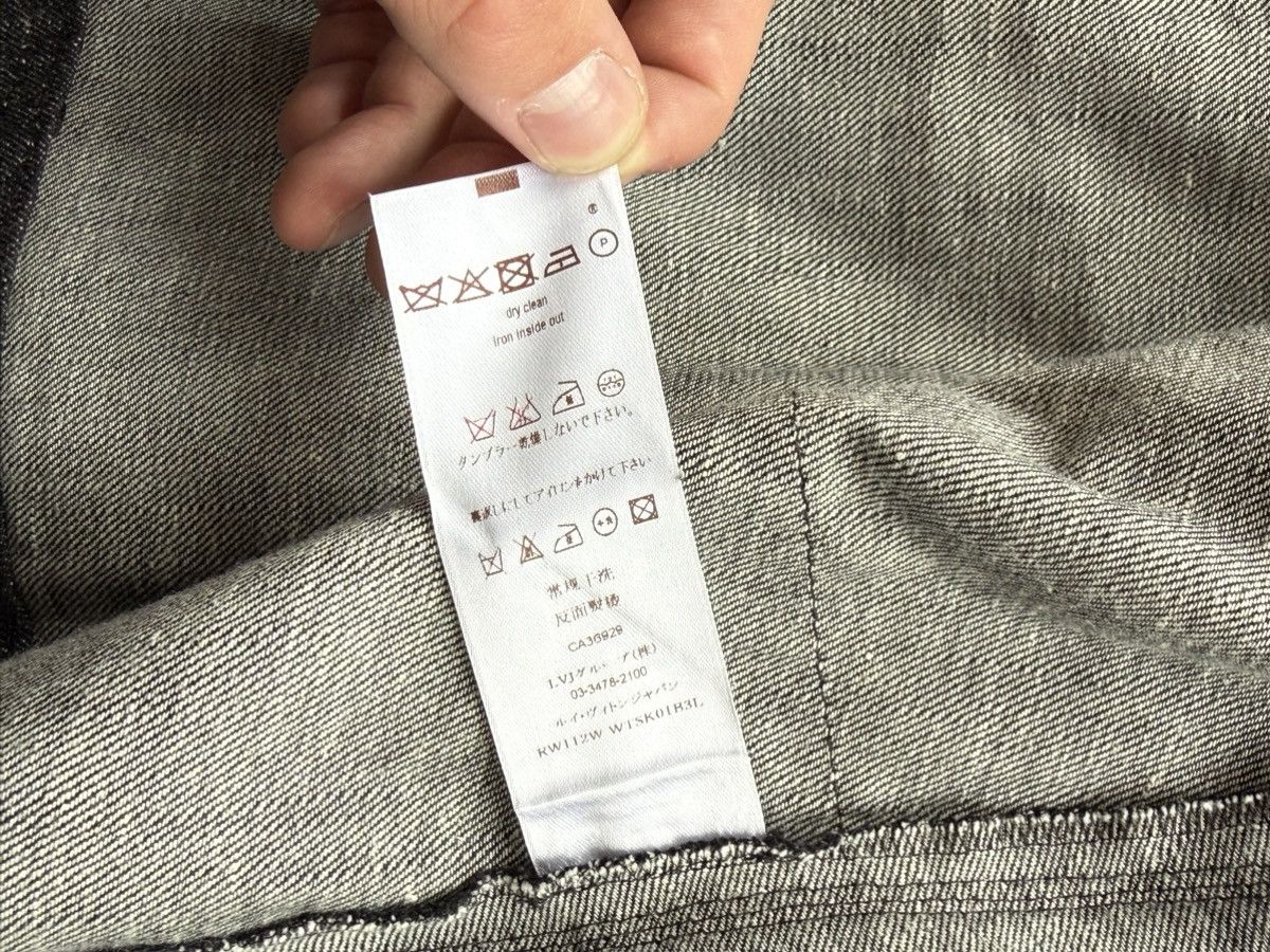 Louis Vuitton Luis Vuitton Grey Denim Skirt size 40 Size 27" / US 4 / IT 40 - 22 Thumbnail