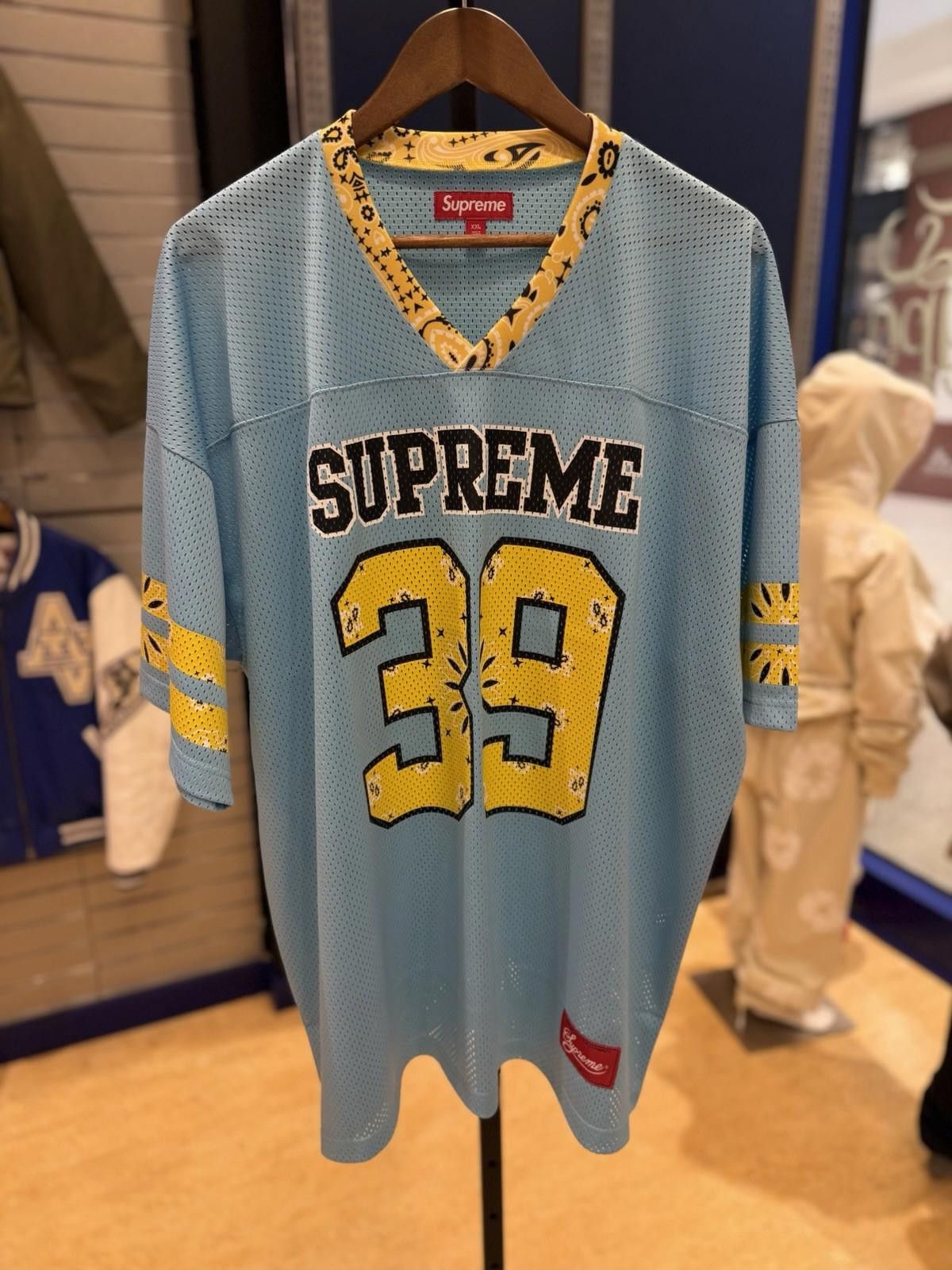 Supreme Brand New Supreme Jerseys Blue Bandanna 100% Authentic (XXL) Size US XXL / EU 58 / 5 - 6 Thumbnail