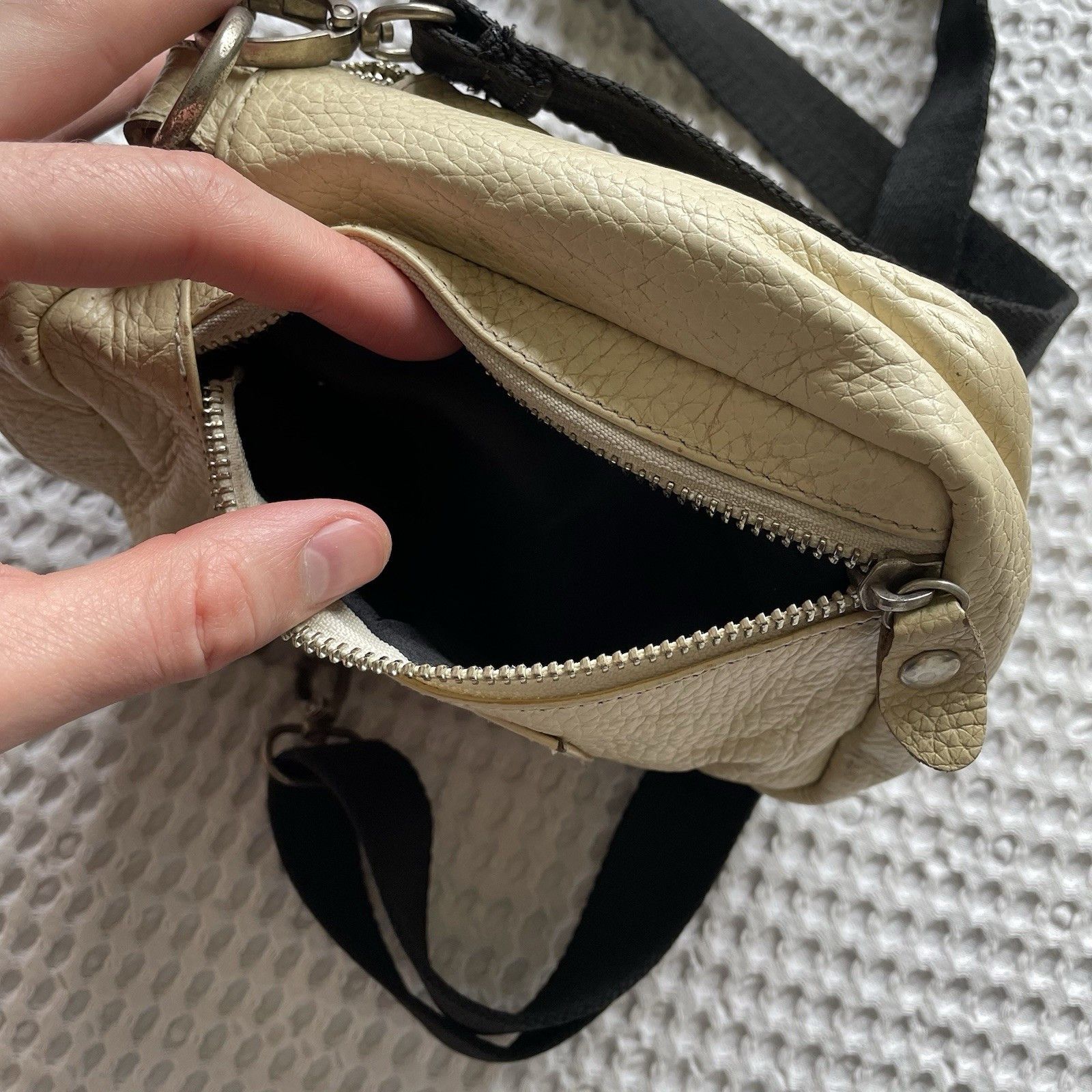 Oakley Vintage Oakley Leather Bum Bag Side Messenger Shoulder Size ONE SIZE - 15 Thumbnail