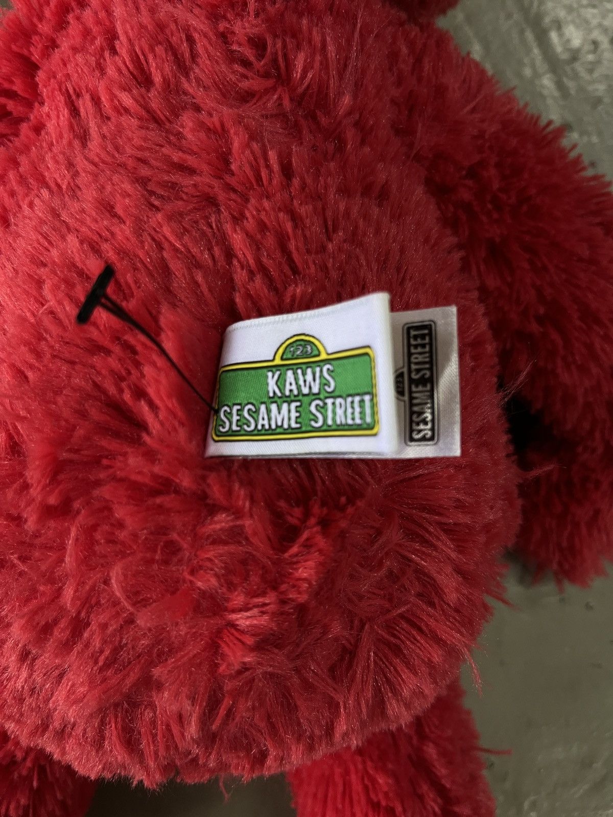 Kaws × Uniqlo Kaws Sesame Street Uniqlo Elmo Plush Toy Size ONE SIZE - 8 Thumbnail