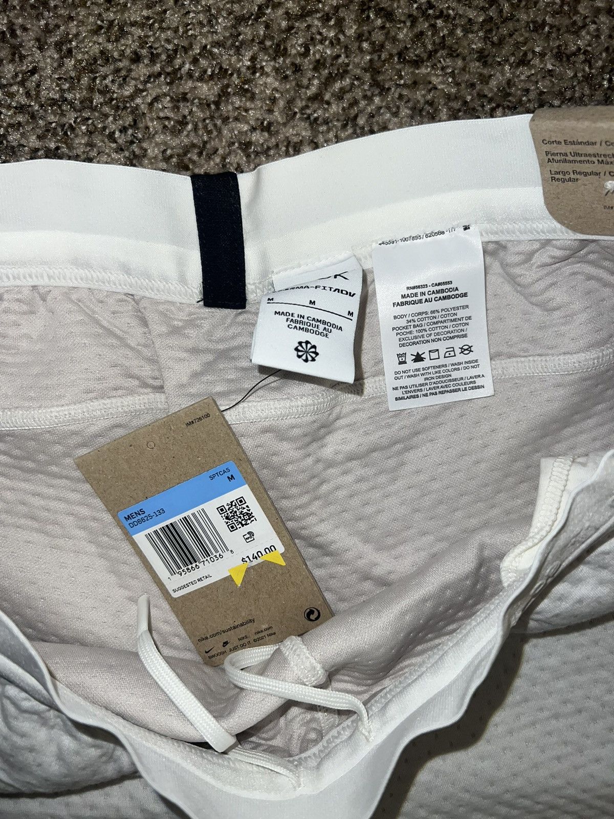 Nike Nike Tech Pack White Size Medium Size US 34 / EU 50 - 2 Thumbnail