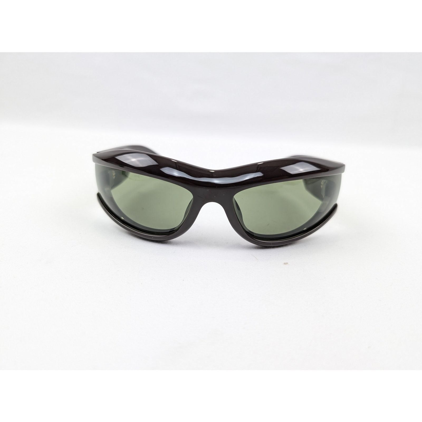 Bottega Veneta o1rshd1 Size:OS / DUP/ Sungl Case Medium Sunglasses in Black Size ONE SIZE - 1 Thumbnail