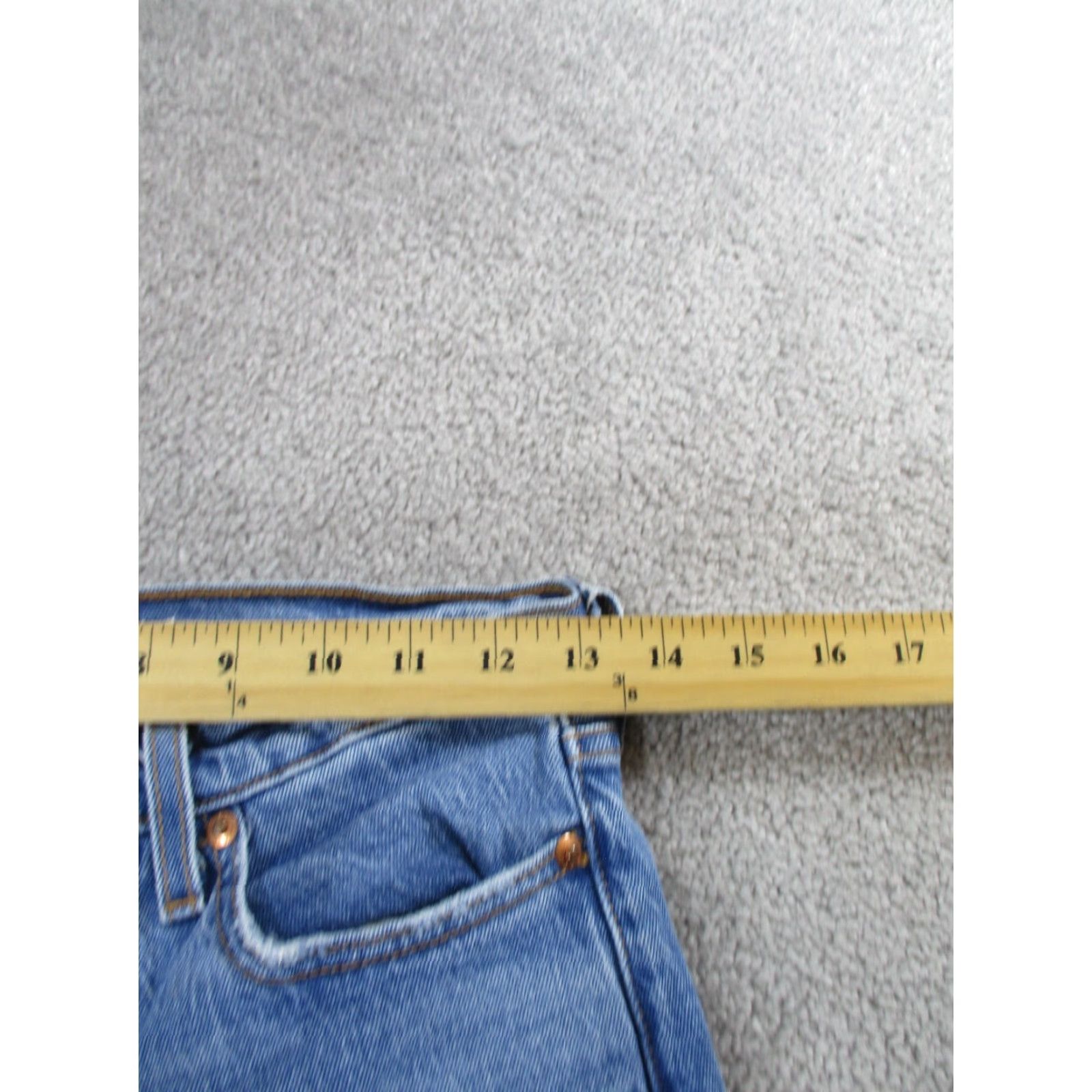 Levi's Levi's Wedgie Tapered Jeans Womens 26 Light Wash Denim Mid Rise Button Fly Size 26" / US 2 / IT 38 - 7 Thumbnail