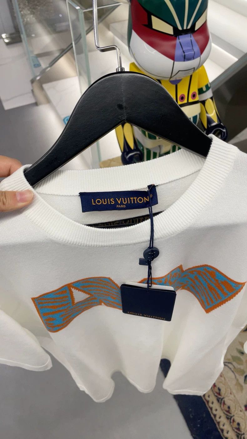 Louis Vuitton Louis Vuitton White knit printed large logo monogram T-shi Size US M / EU 48-50 / 2 - 1 Thumbnail