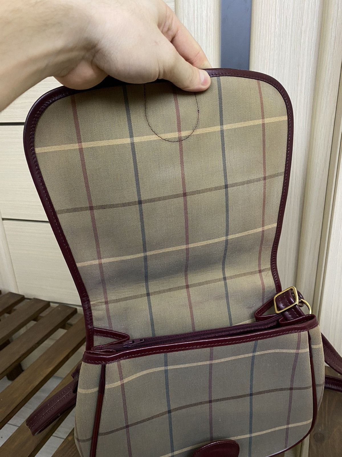 Burberry Vintage Burberry Canvass Check Messenger Bag Real Leather Size ONE SIZE - 12 Thumbnail