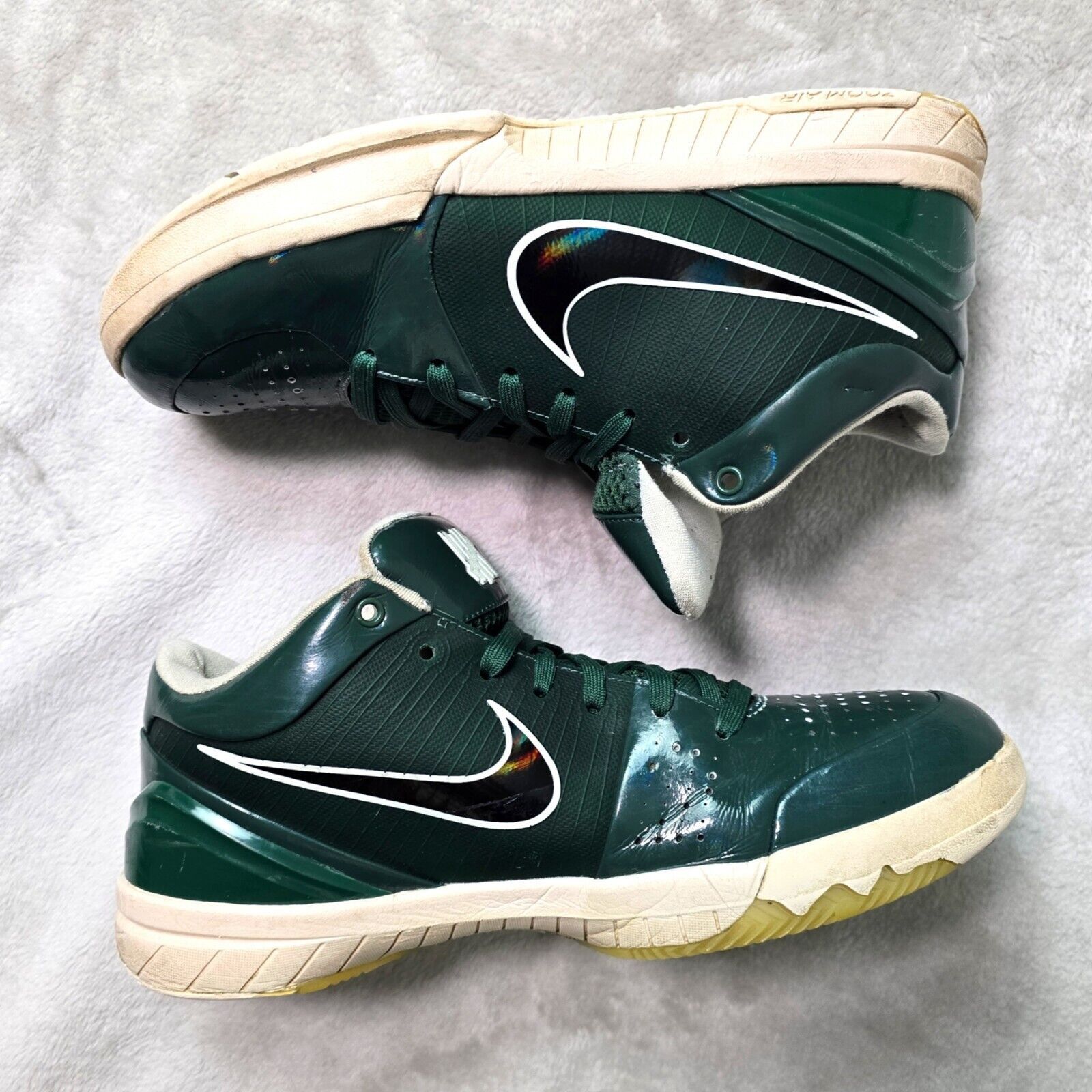 Nike Undefeated x Nike Kobe 4 Protro Milwaukee Bucks Size 11 Size US 11 / EU 44 - 6 Thumbnail