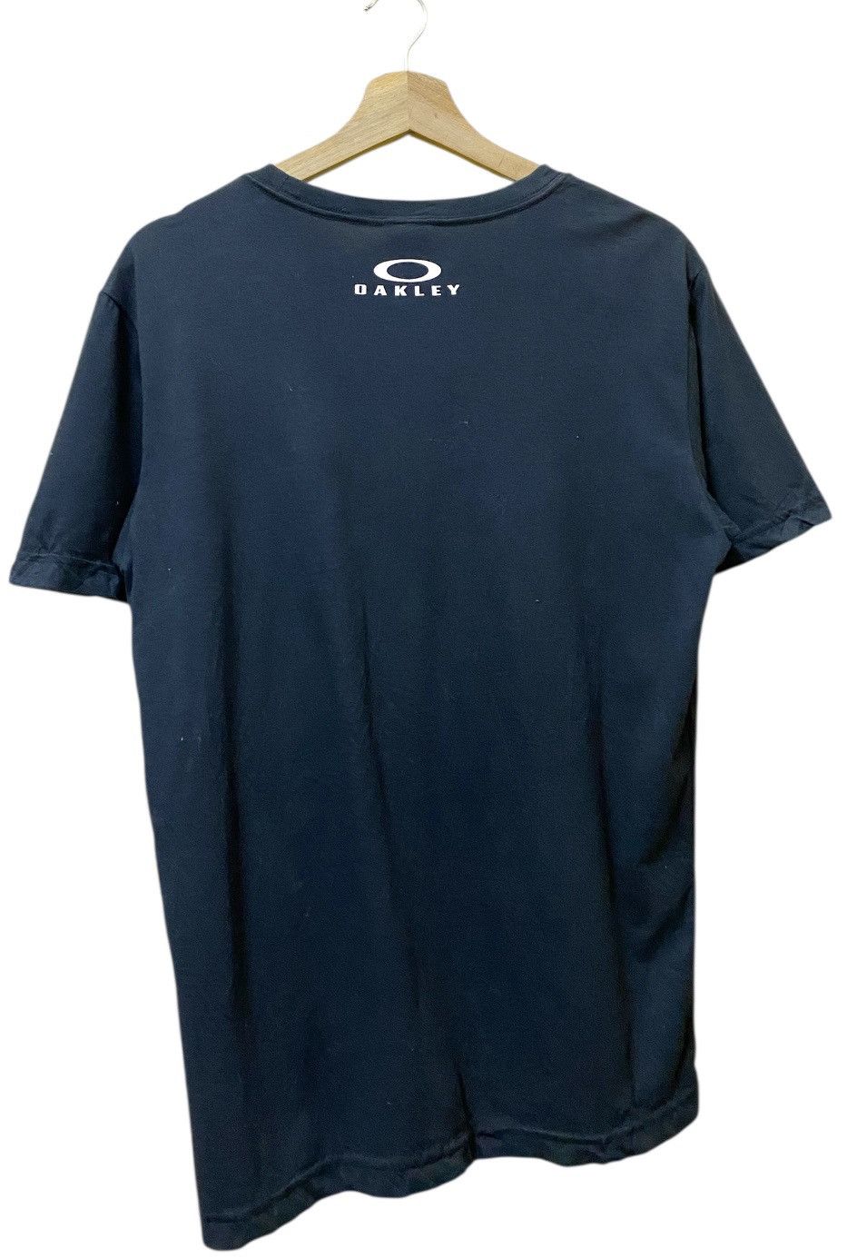 Oakley Oakley Small Logo Tshirt Short Sleeve Crewneck Size US M / EU 48-50 / 2 - 2 Thumbnail
