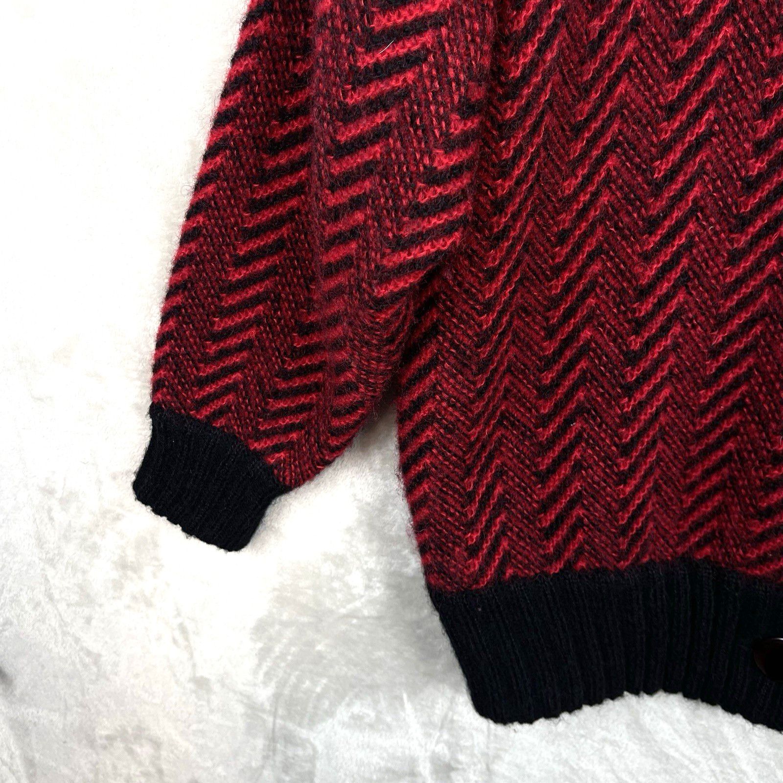 Other Vintage Saito Mohair Chevron Cardigan Red Black 80s Grail Size S / US 4 / IT 40 - 8 Thumbnail