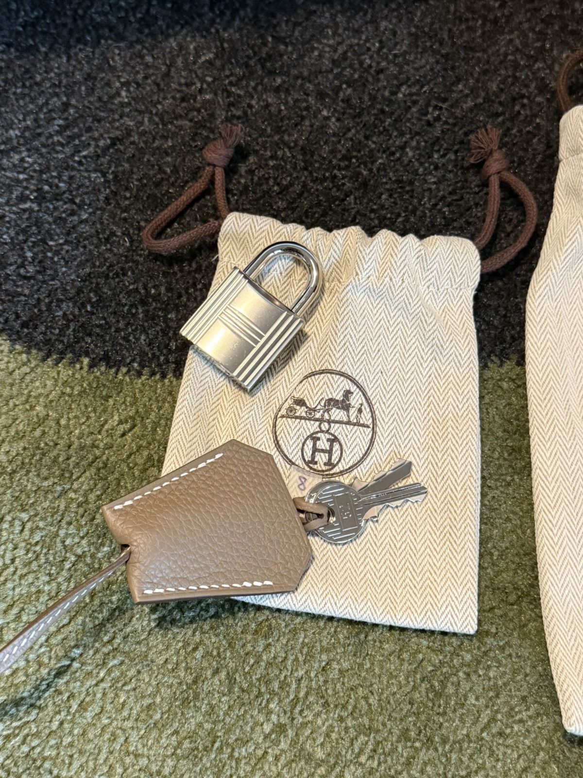Hermes Hermès MAXI Kelly 42 Togo Leather Étoupe Size 42 - 9 Thumbnail