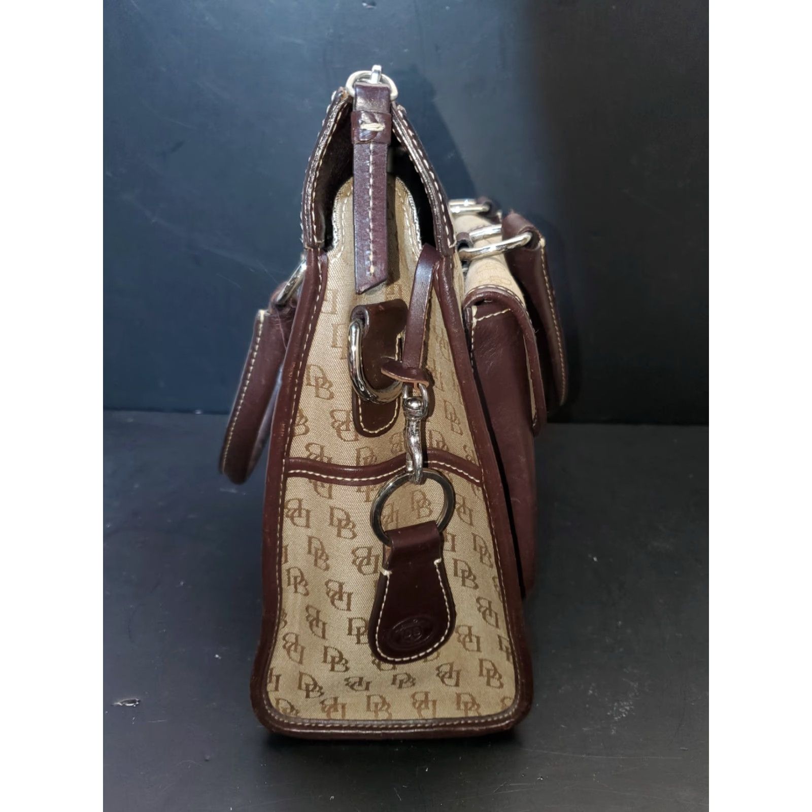 Dooney & Bourke VINTAGE Dooney & Bourke Signature Jacquard Mocha Double Pocket Handbag/Tote Bag Women Medium Brown 10x12in Logo Classic Designer Tote Size ONE SIZE - 3 Thumbnail