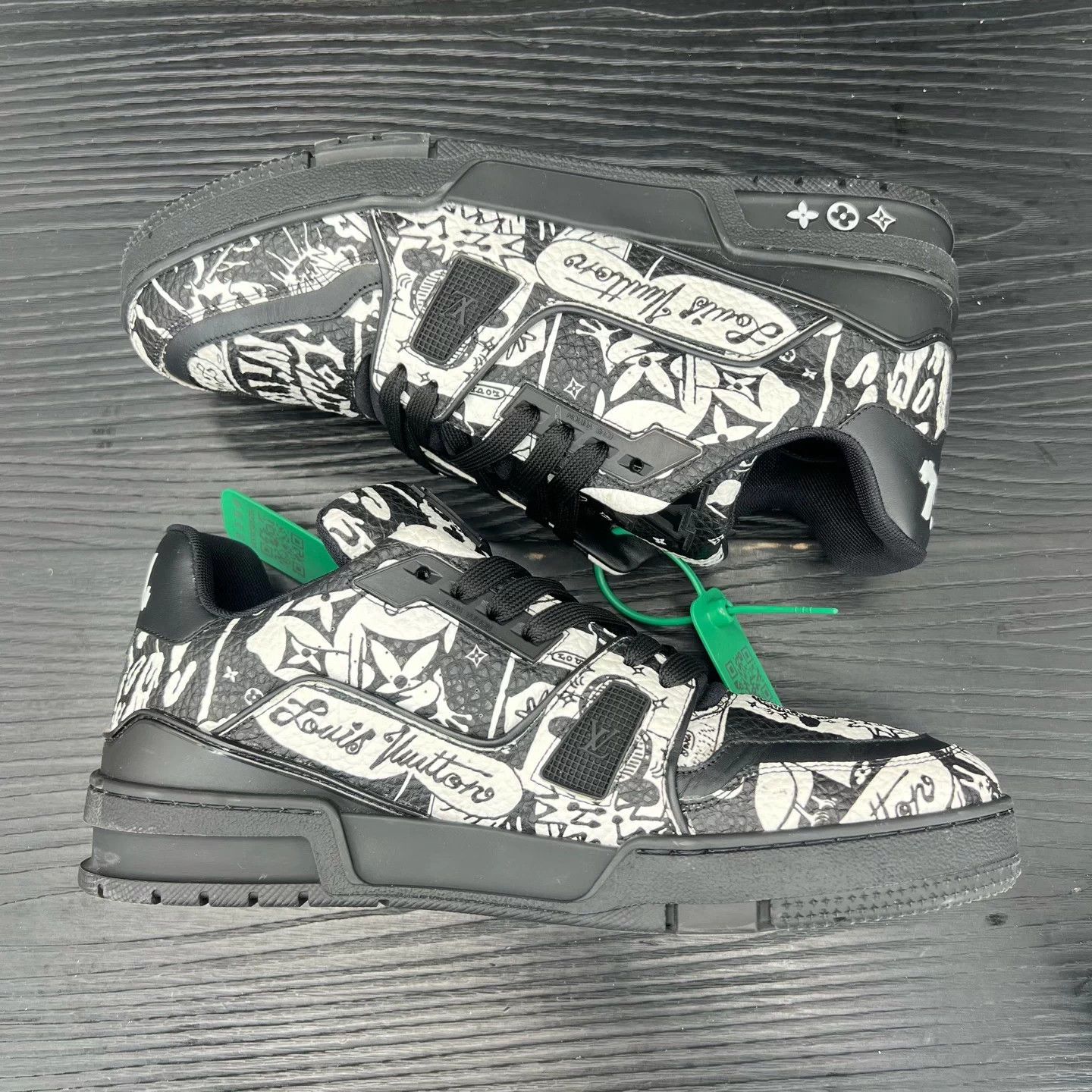 Louis Vuitton LV Trainer Black & White Graffiti 41 Size US 8 / EU 41 - 2 Thumbnail