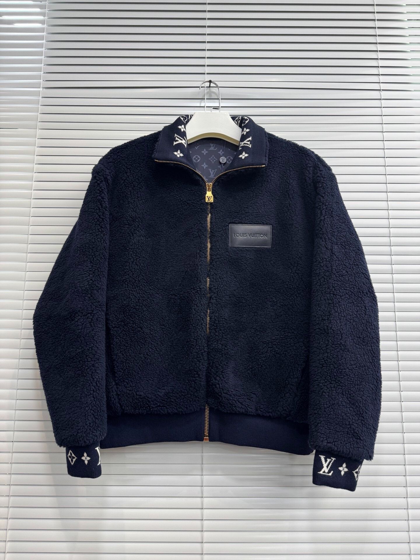 Louis Vuitton New Louis Vuitton Navy Blue Lamb Wool Jacket Size US M / EU 48-50 / 2 - 1 Thumbnail