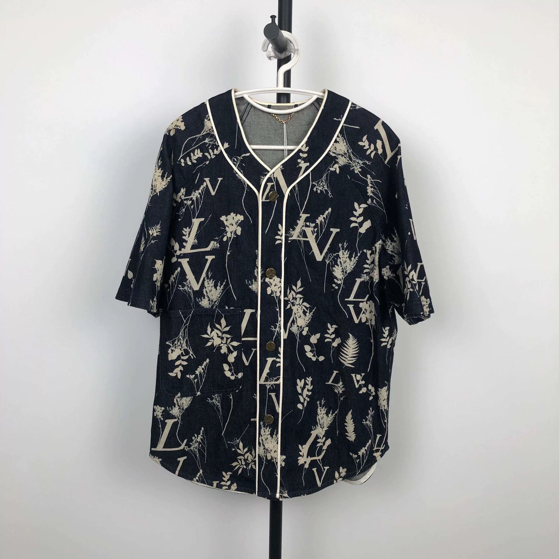 Louis Vuitton Louis Vuitton Short Sleeve Jacket S Size US S / EU 44-46 / 1 - 1 Thumbnail