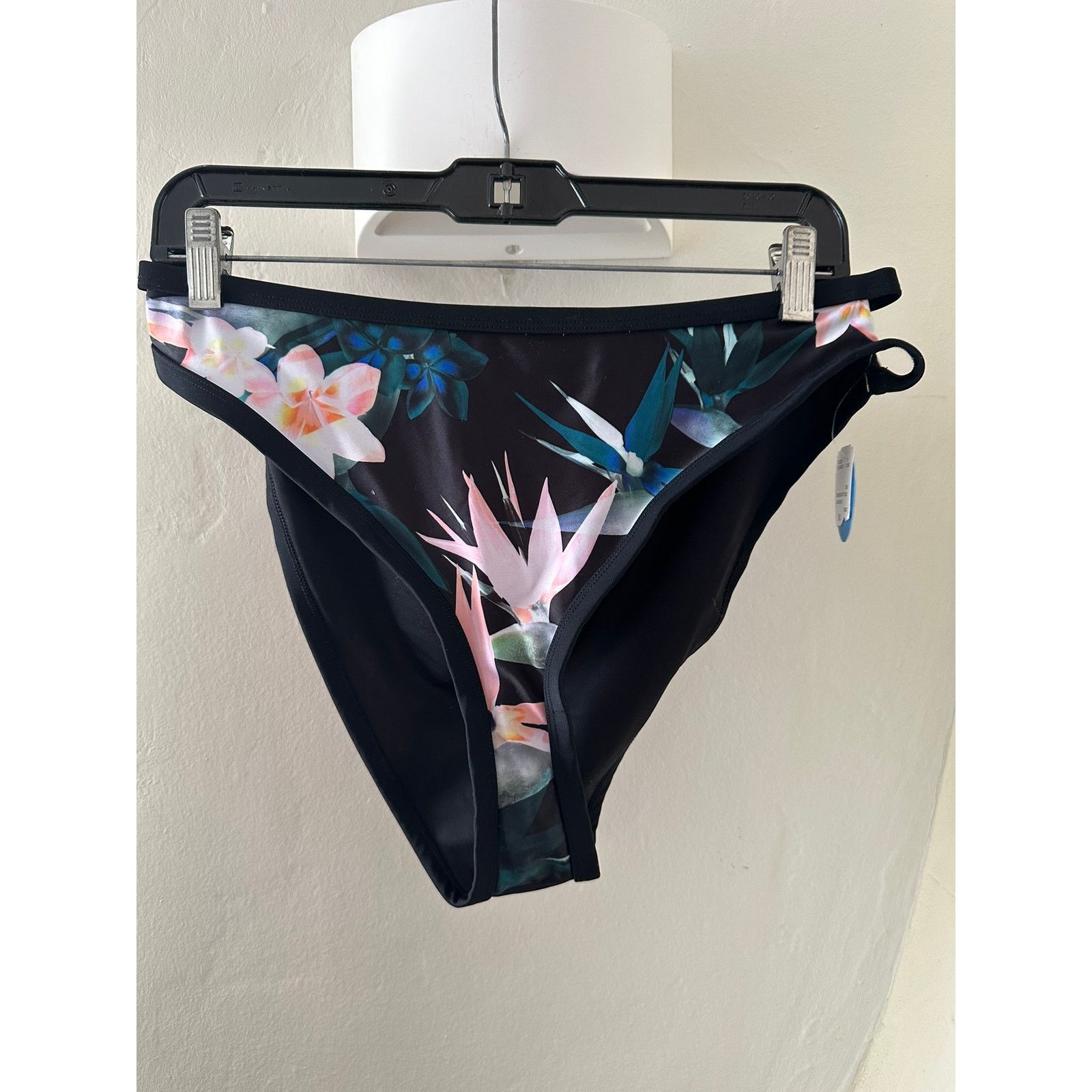 Forever 21 Forever 21 Swimwear Bottoms Black Floral 0X Size ONE SIZE - 1 Thumbnail