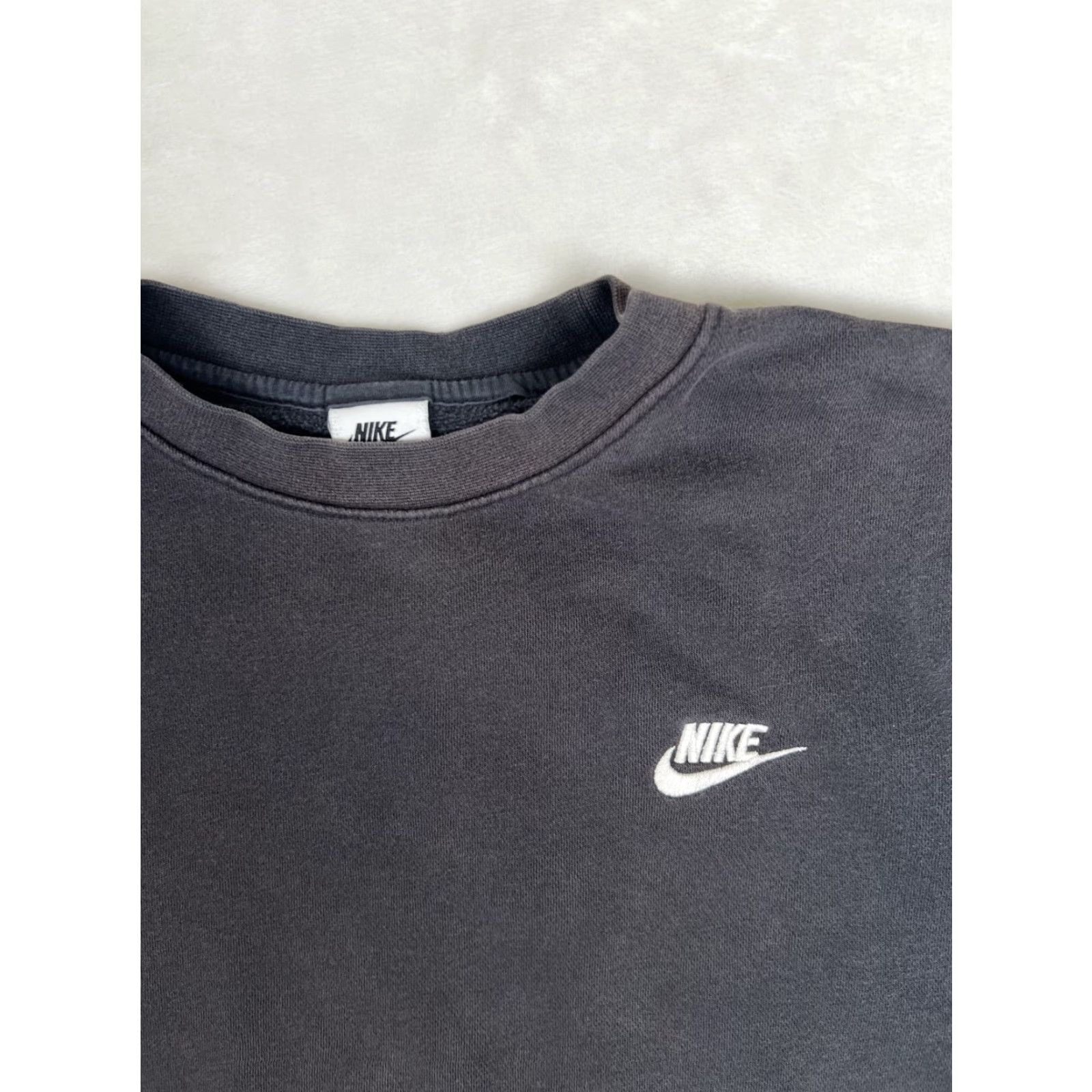 Nike VINTAGE Nike Sweatshirt Crewneck Long Sleeve Black Size L Embroidered Swoosh 90s Sports USA Men Size US L / EU 52-54 / 3 - 2 Thumbnail