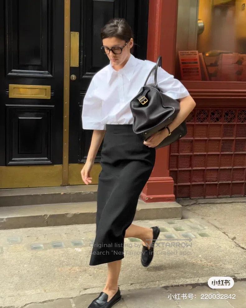 The Row The Row size 0 A slim black wool skirt with a minimalist sl Size 24" / US 00 / IT 34 - 9 Thumbnail