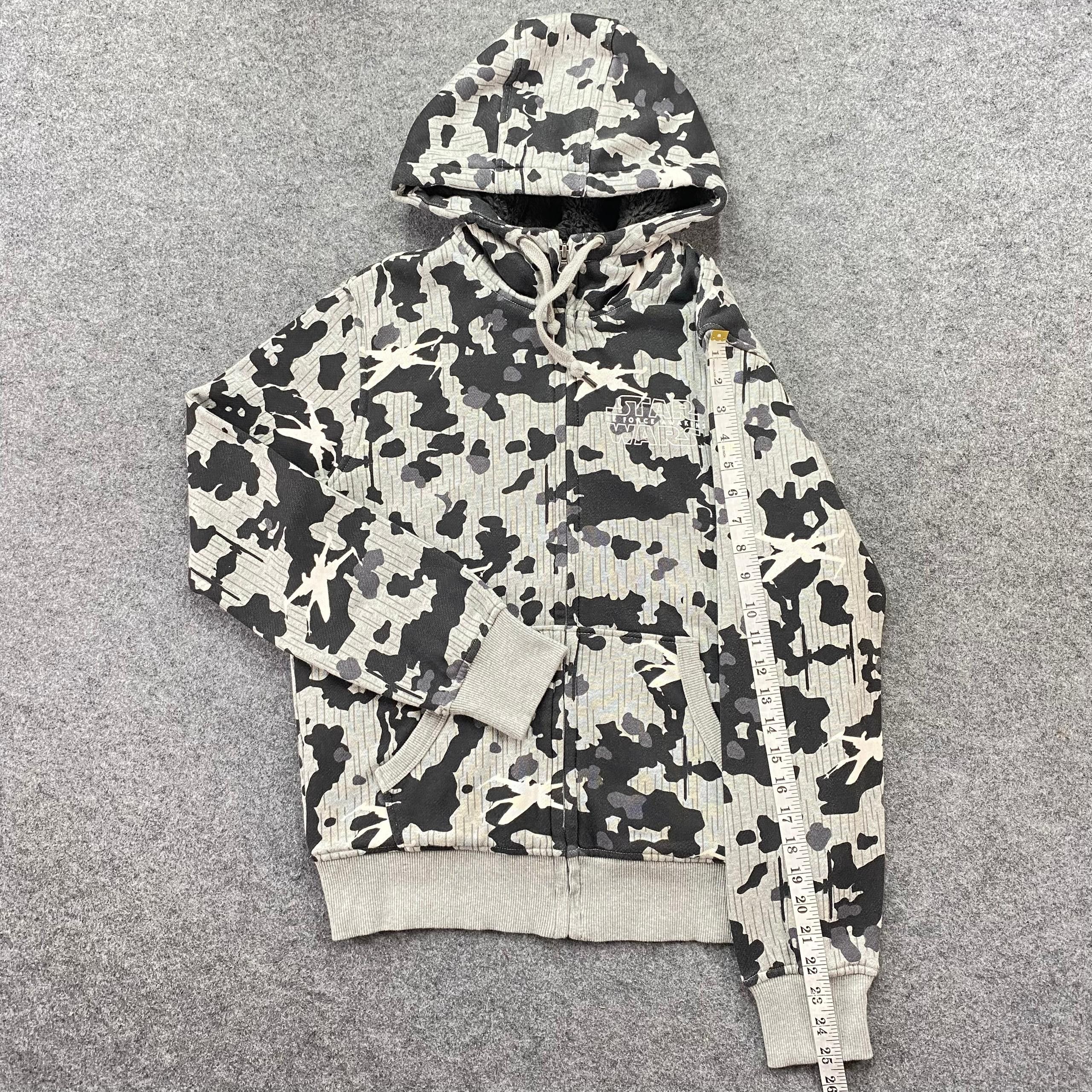 Uniqlo Vintage Star Wars Overprint Hoodies Size US M / EU 48-50 / 2 - 4 Thumbnail