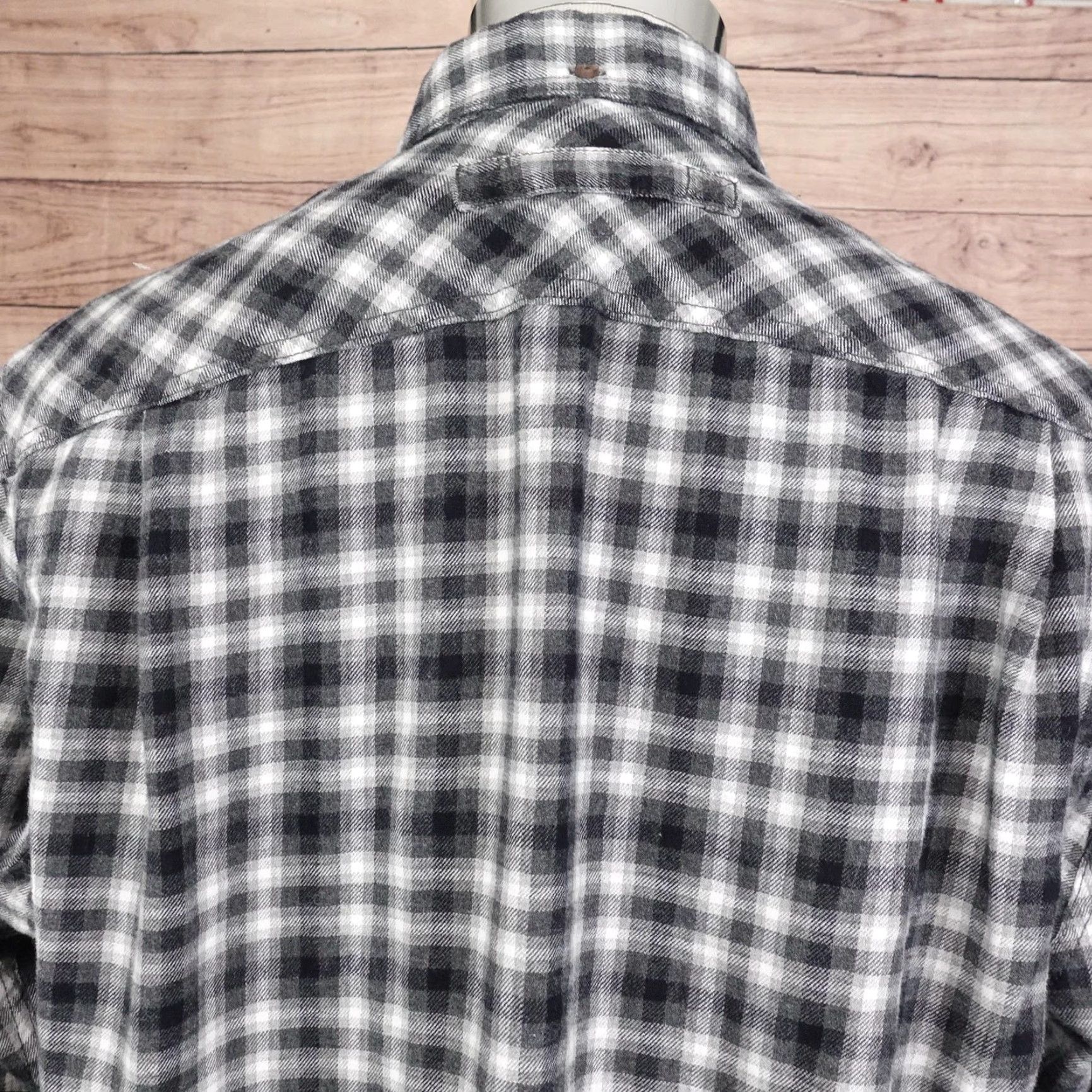 Duluth Trading Company Duluth Trading Co Flannel Shirt Mens L Gray Plaid Button-Down Workwear Shirt Size US L / EU 52-54 / 3 - 5 Thumbnail
