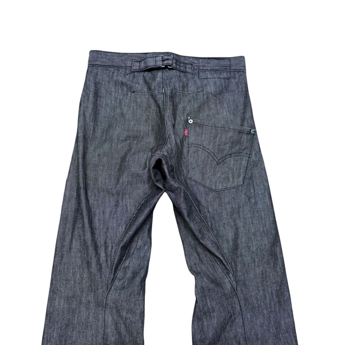 Levi's Vintage Levis Engineered Black Denim Jeans Twisted cut Size US 29 - 10 Thumbnail