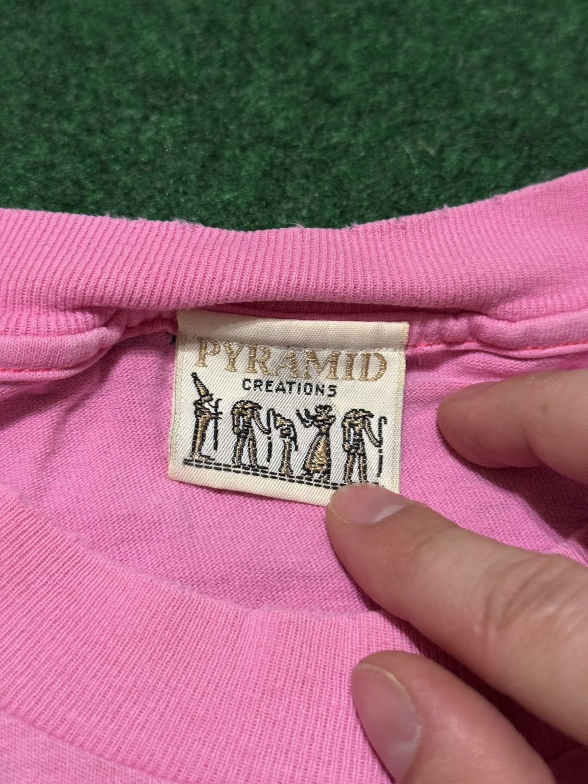 Vintage Vintage 90s Luxor Las Vegas Hotel Casino Retro Pink T Shirt Size M / US 6-8 / IT 42-44 - 3 Thumbnail