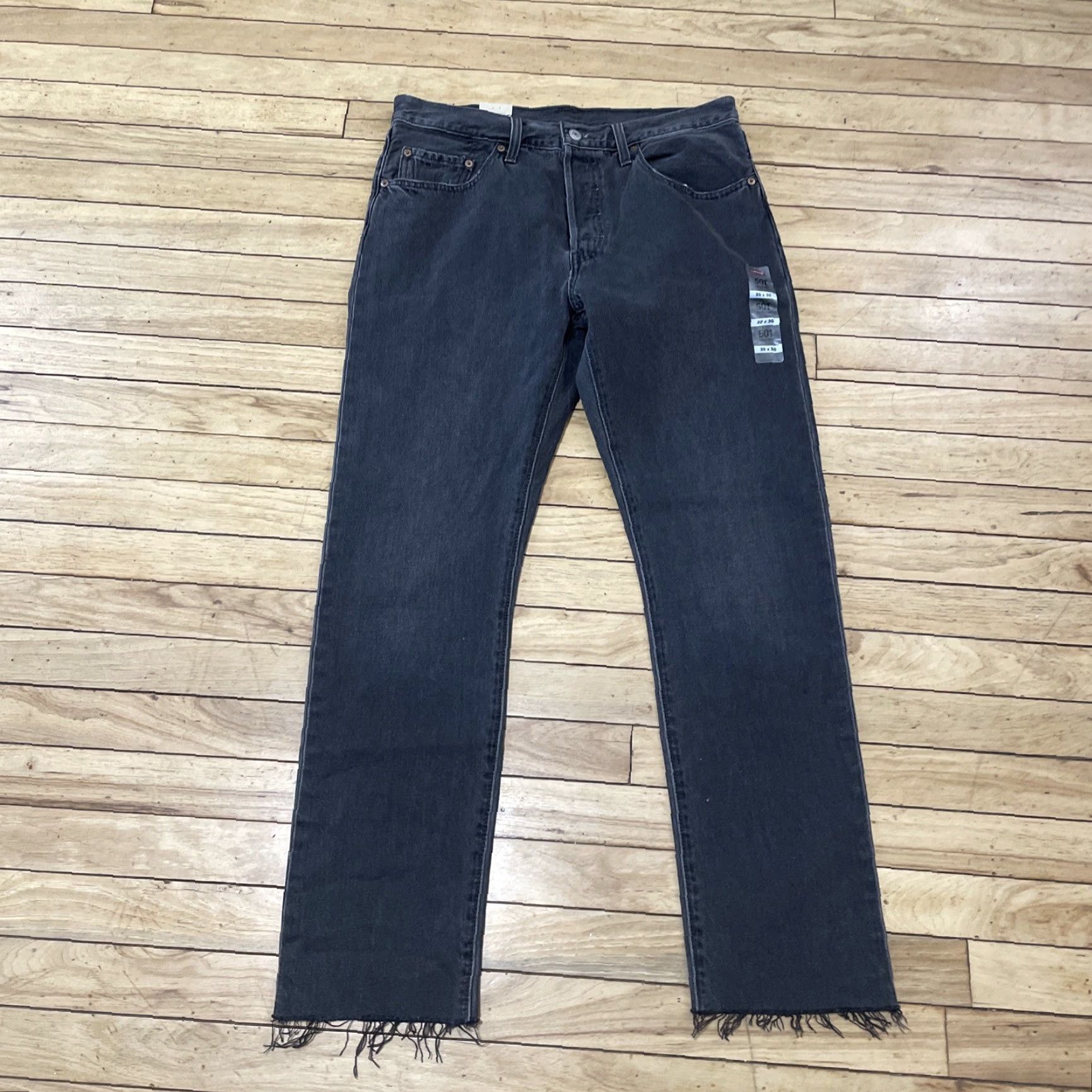Levi's VINTAGE Levi's 501 xx Original Jeans 30x30 Adult Regular Black 501xx Black Frayed NWT Jeans Mens Size US 30 / EU 46 - 2 Thumbnail