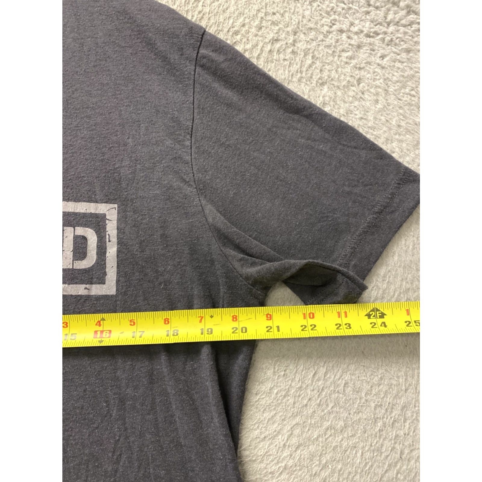 Vintage Bella + Canvas Badgered Shirt L Dark Gray Short Sleeve Graphic 136-21 T-Shirt Crew Neck Unisex Adults Logo Regular Size L /13621 / Cotton / Solid Size US L / EU 52-54 / 3 - 5 Thumbnail