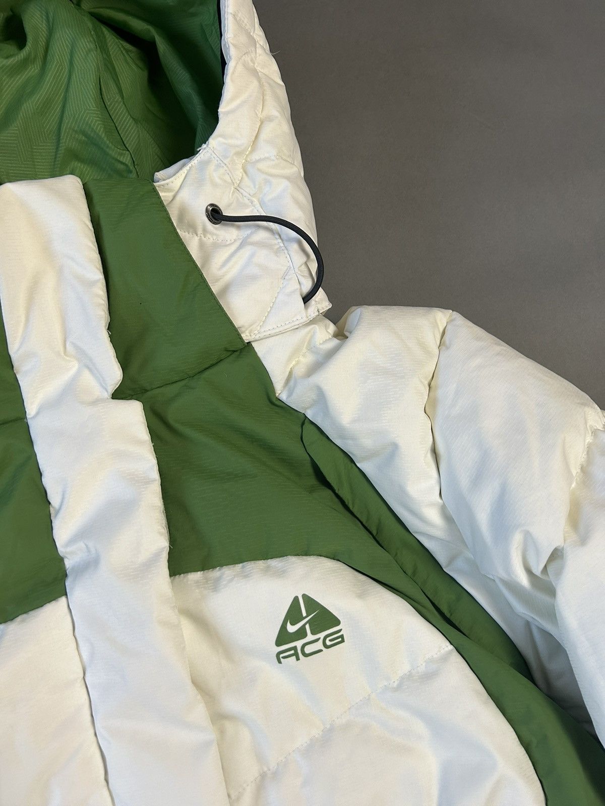 Nike × Nike ACG × Vintage Nike ACG vintage white green puffer jacket small logo Size L / US 10 / IT 46 - 2 Thumbnail
