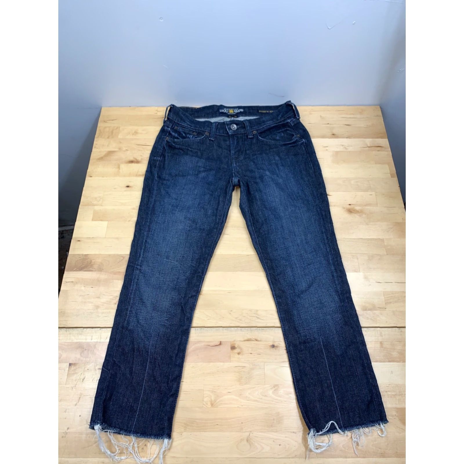 Lucky Brand Womens Lucky Brand Sweet N' Straight Jeans 0/25 Dark Blue Denim Regular Size 0-25 Women Straight Jeans Womens Size 25" / US 0 / IT 36 - 2 Thumbnail