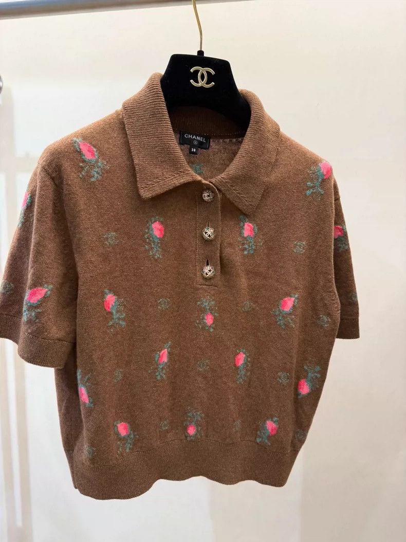 Chanel Chanel 22K brown small flower Polo colorful diamond button Size XS / US 0-2 / IT 36-38 - 1 Thumbnail