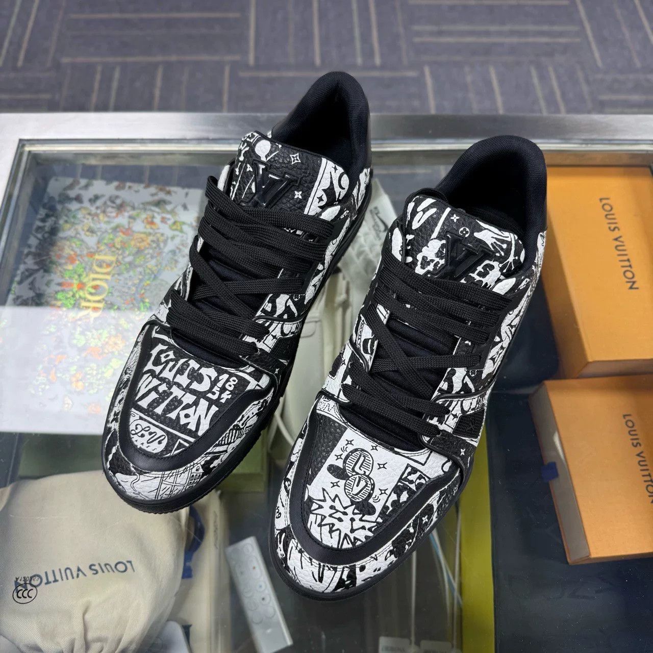 Louis Vuitton Louis Vuitton LV Trainer Comic Graffiti Size US 12 / EU 45 - 1 Thumbnail