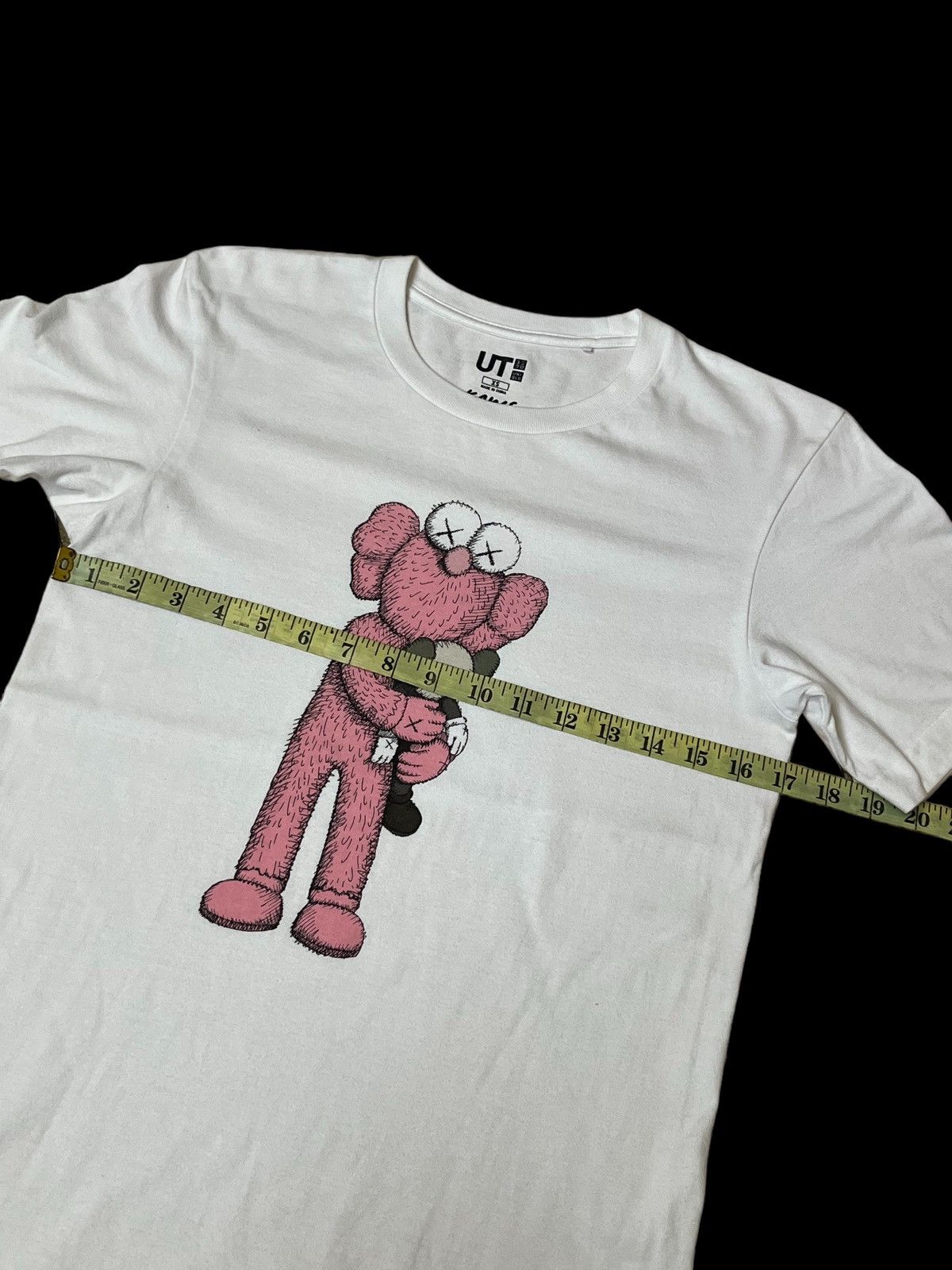 Kaws × Uniqlo NICE🔥🔥UNIQLO x KAWS COLLABORATION TEE SHIRT Size US XS / EU 42 / 0 - 6 Thumbnail