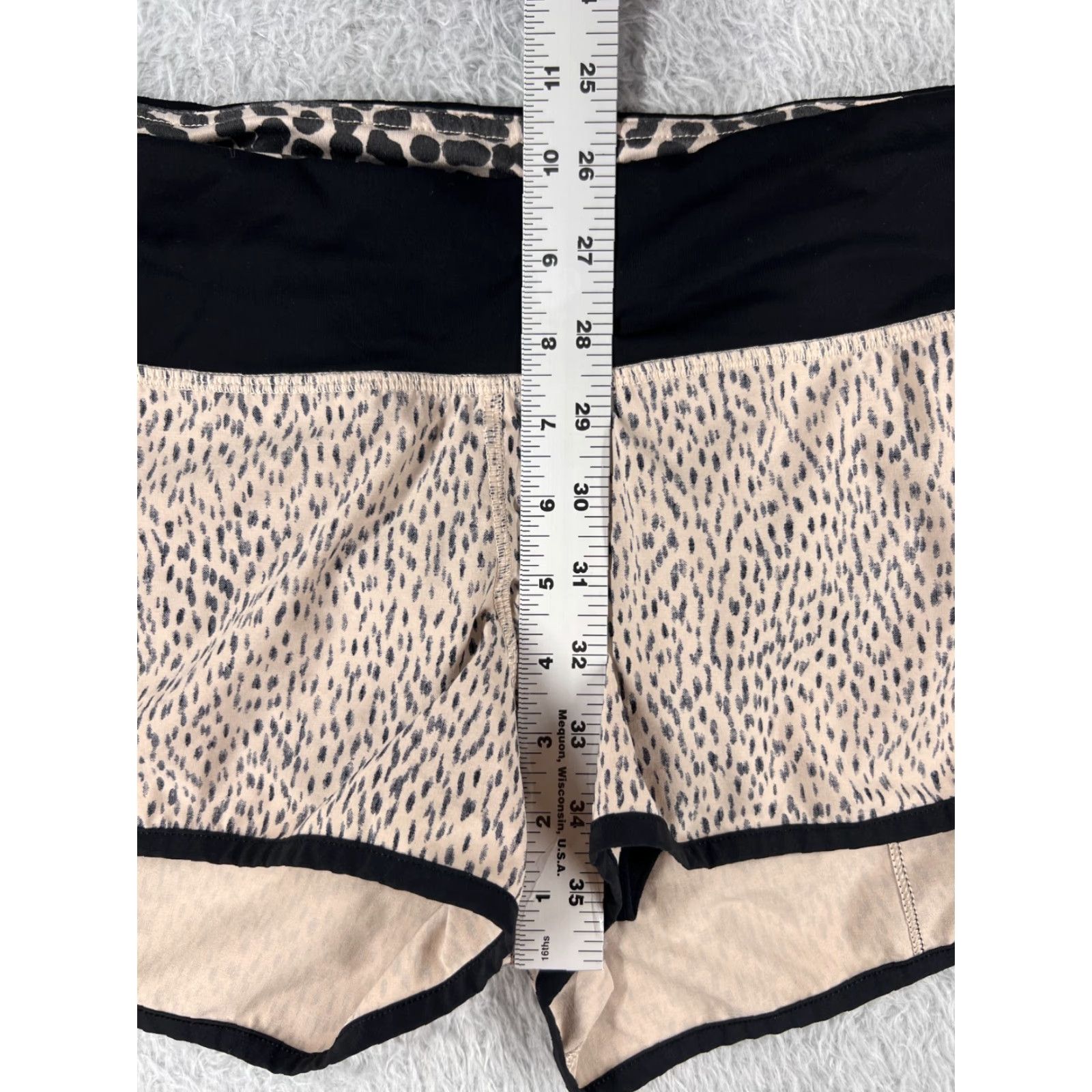 Lululemon Lululemon Shorts Women 6 Beige Tracker III 4-way Stretch Swift Ultra W6ADDS Shirt Size 28" / US 6 / IT 42 - 7 Thumbnail