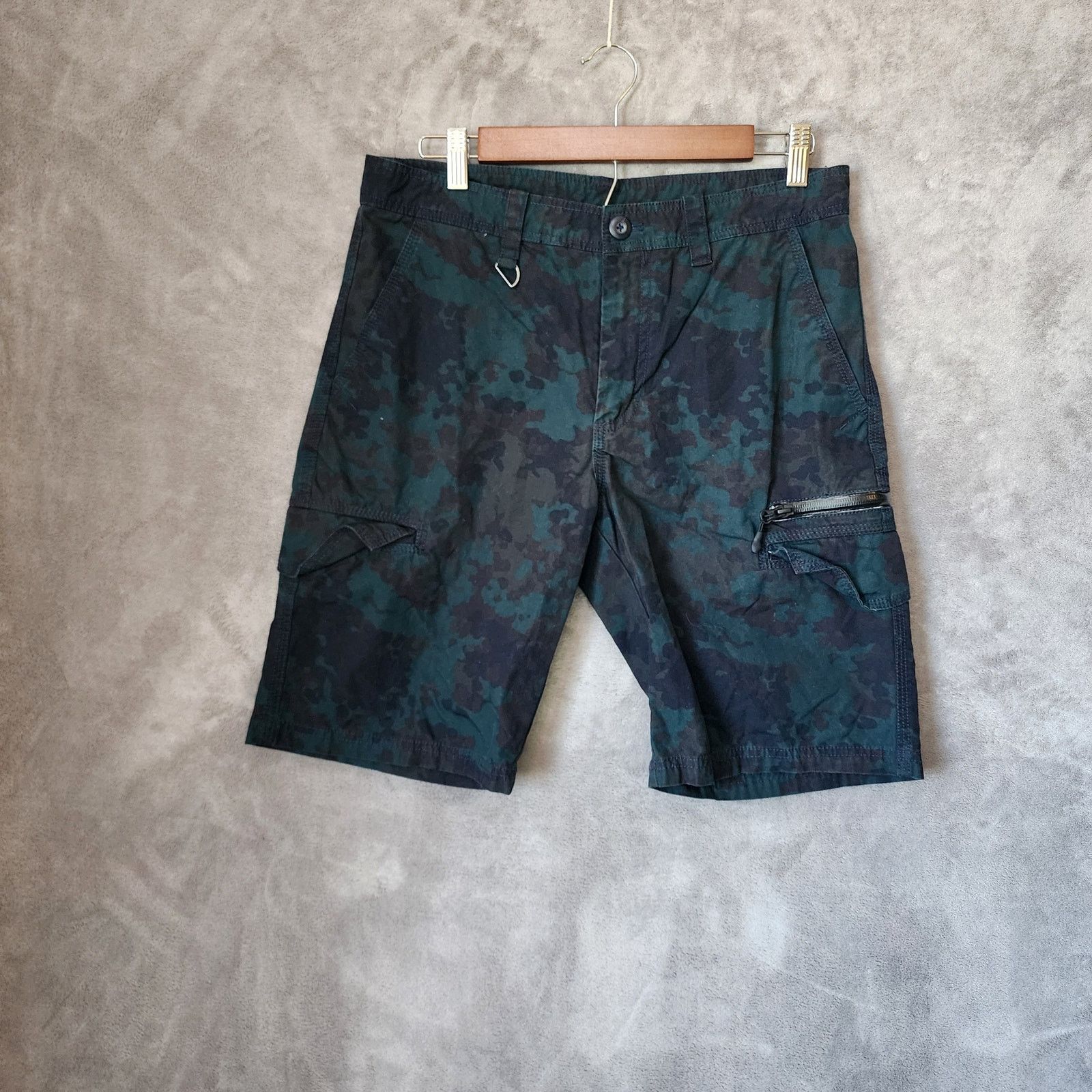Nike Nike Medium Camo Cargo Shorts Dark Green Men's Size US 32 / EU 48 - 1 Thumbnail