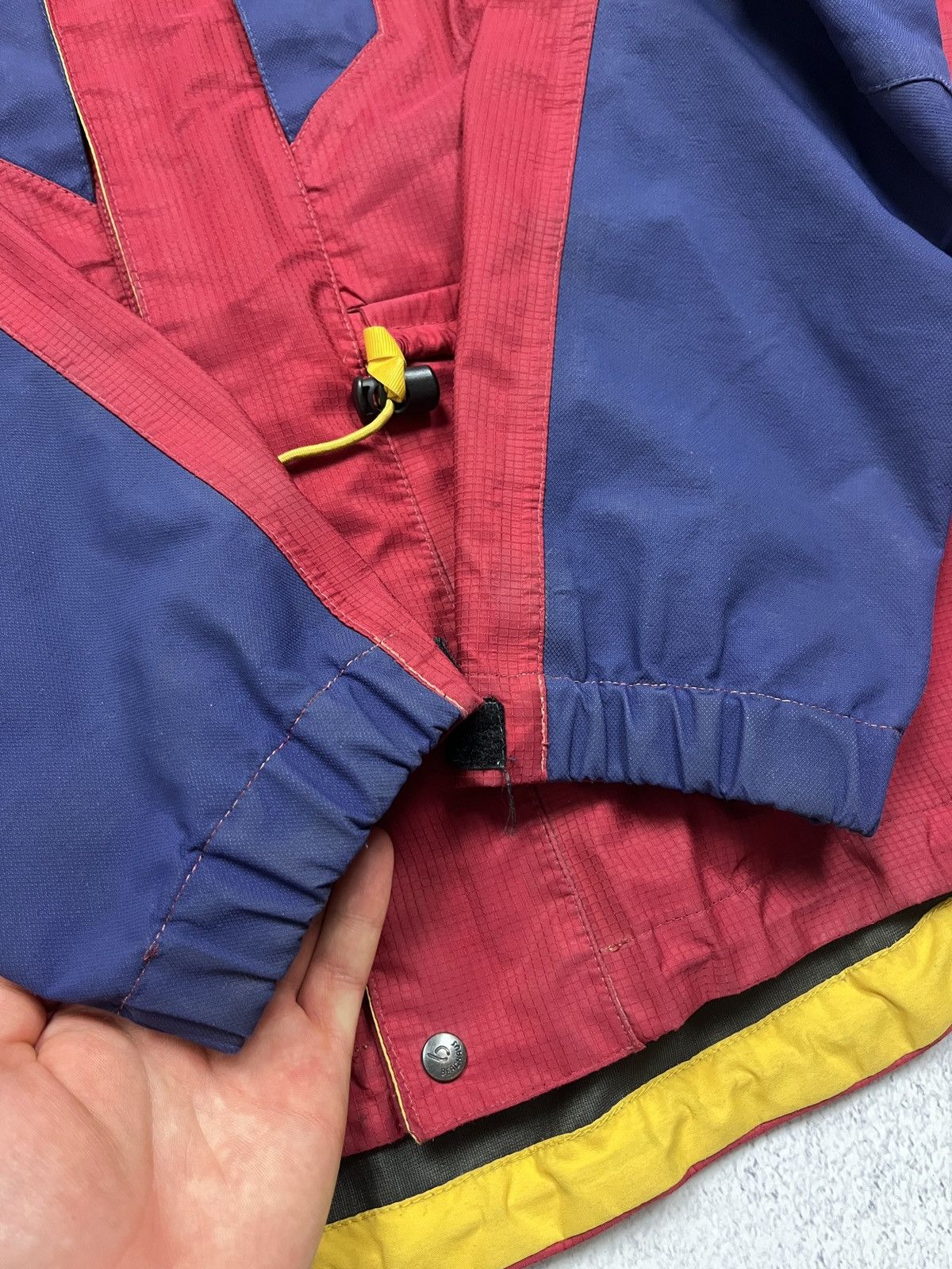 Vintage 90s Berghaus Trango Extreme Gore Tex Jacket Merapeak