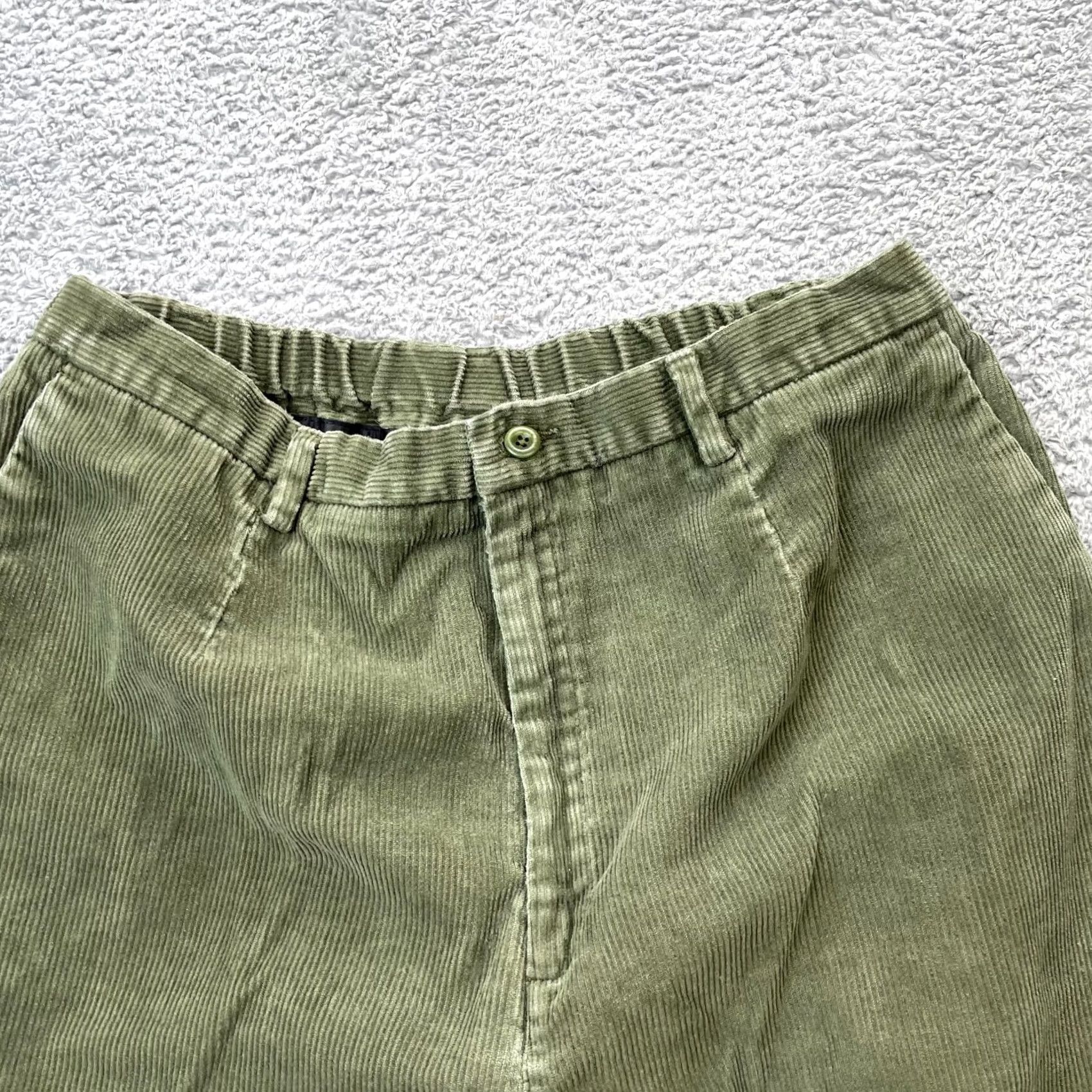 Lands' End VINTAGE Lands' End Pants Womens 30x28 Petite Green Corduroy Pleated Straight Leg Pants Mens Womens Girls Boys? Size 30" / US 8 / IT 44 - 3 Thumbnail