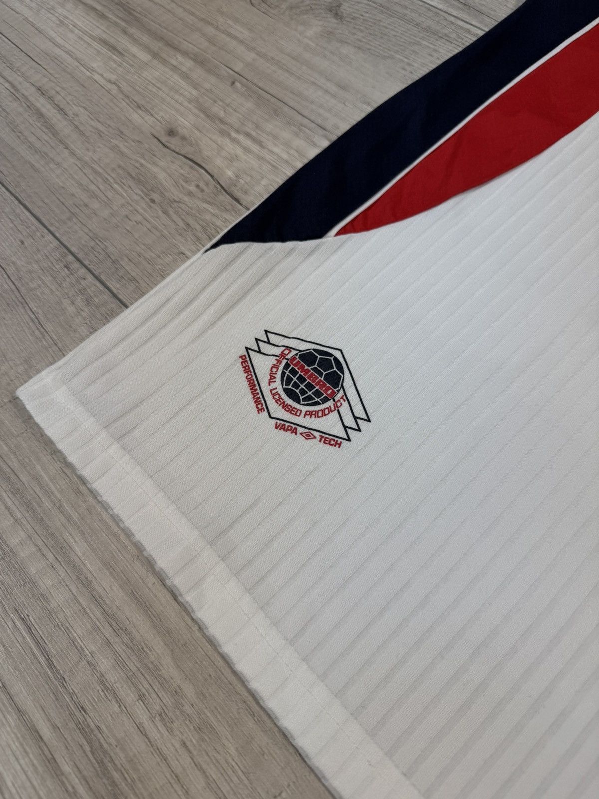Umbro England Vintage 1998 Umbro Rare Jersey Size US L / EU 52-54 / 3 - 4 Thumbnail