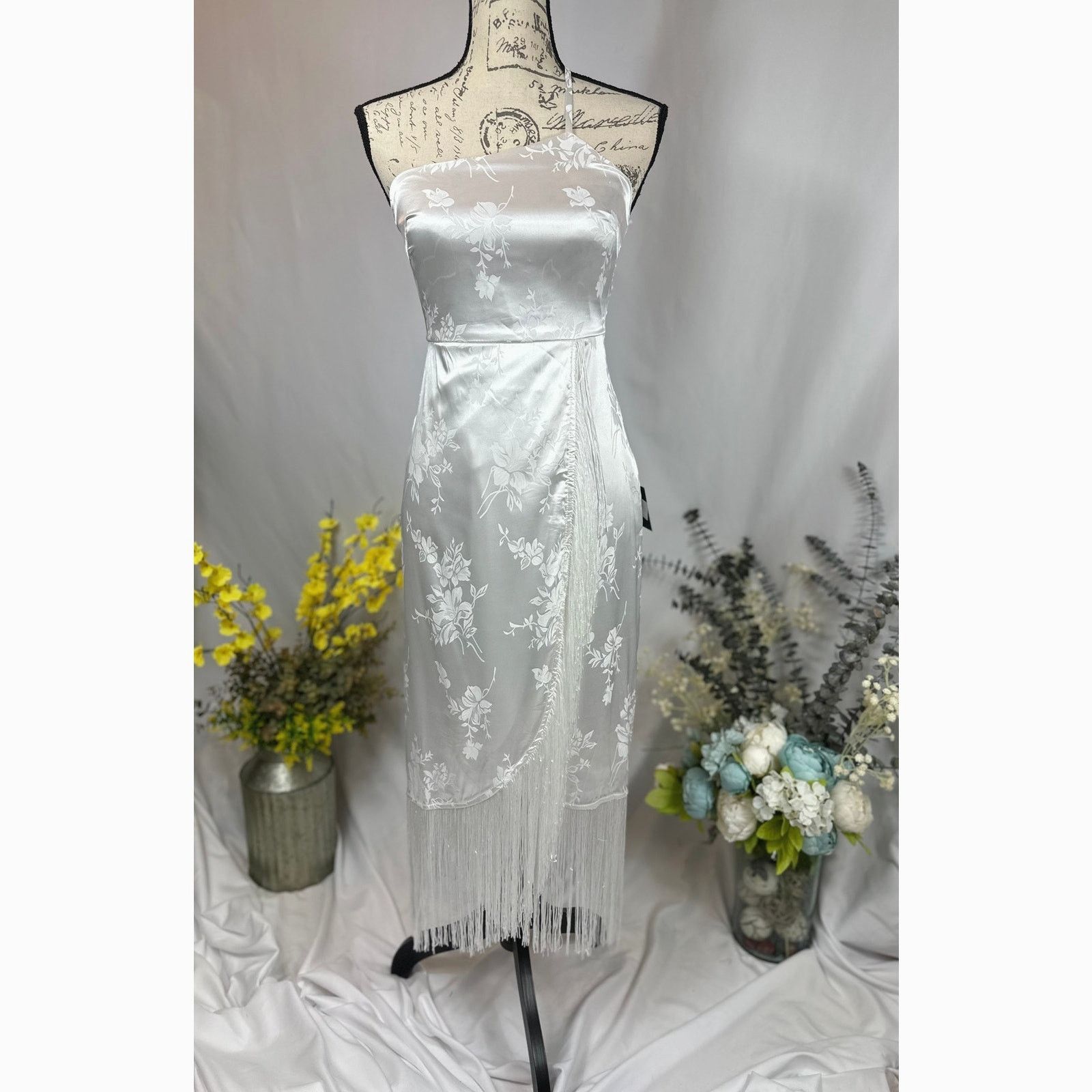 Other Lulus On the Dance floor White Jacquard Fringe Midi Dress XS Size XS / US 0-2 / IT 36-38 - 3 Thumbnail