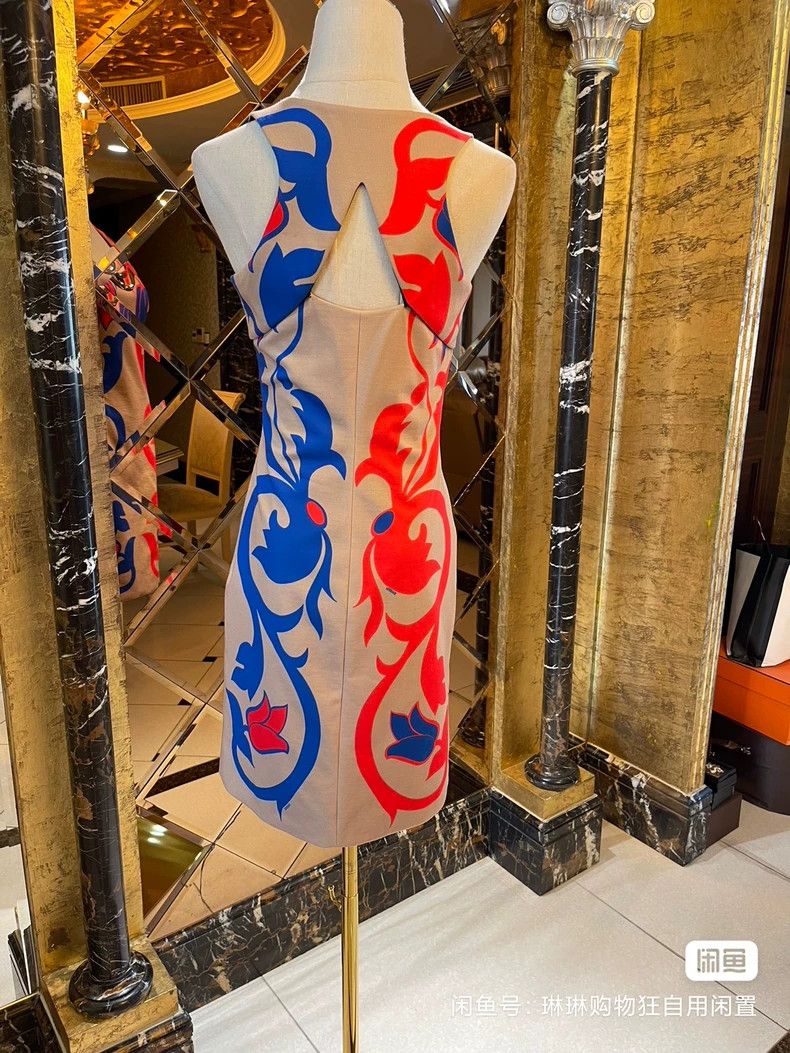 Versace Versace Classic Damascus pattern dress three-dimensional s Size M / US 6-8 / IT 42-44 - 5 Thumbnail