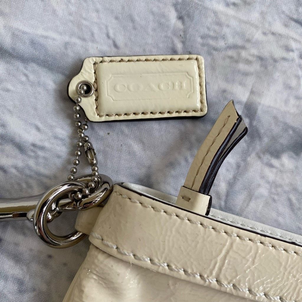 Coach Coach wristlet zipper close clutch purse white 10.5”x5.5” Size ONE SIZE - 2 Thumbnail