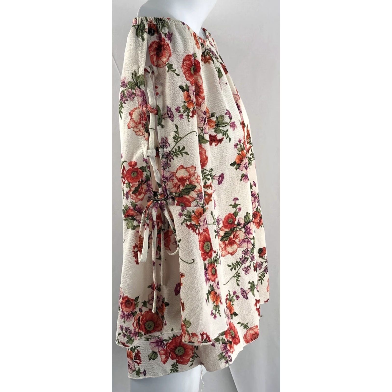 Vintage NWT off shoulder Flowy top L ivory floral LaceUp flutter sleeve Peasant Romantic Size L / US 10 / IT 46 - 3 Thumbnail
