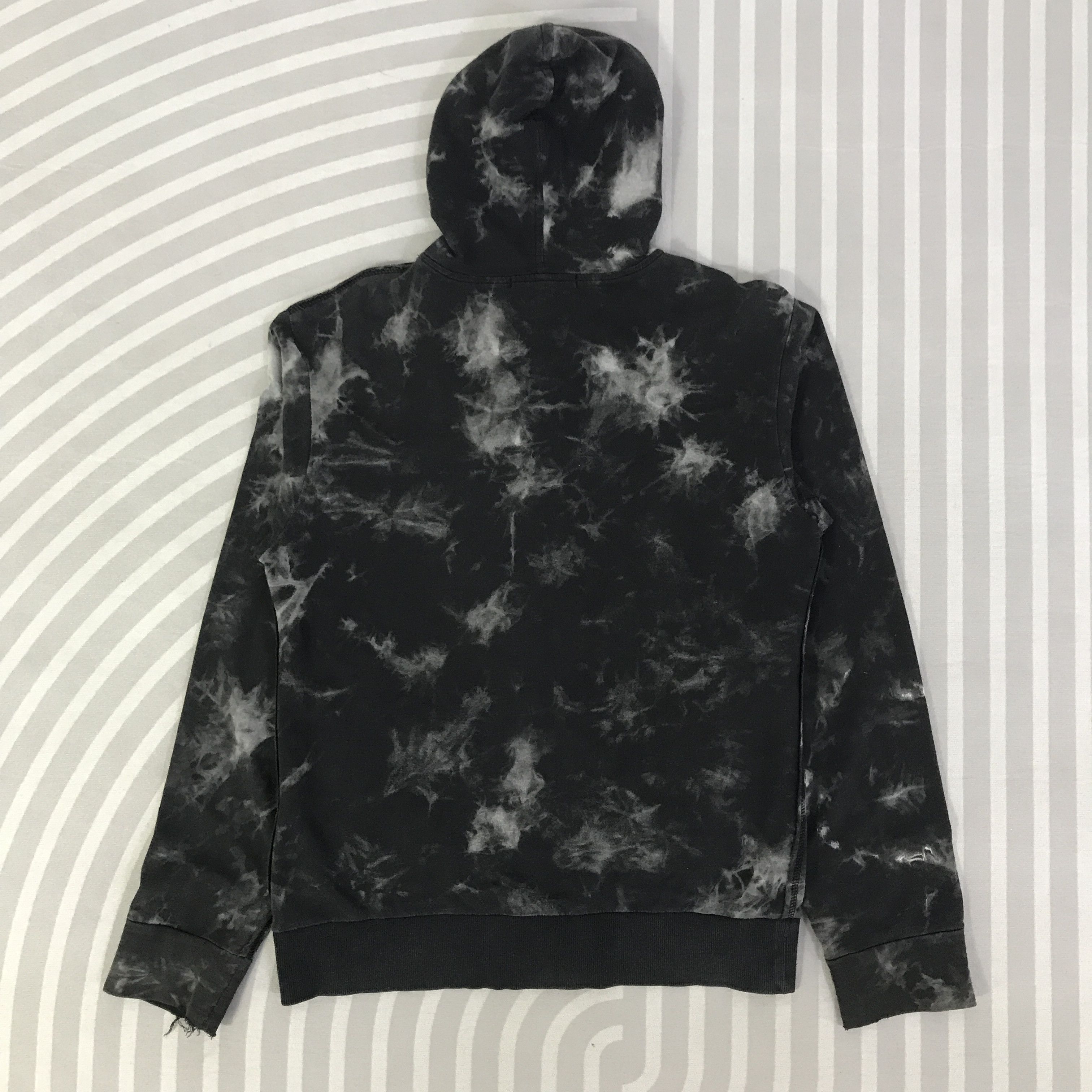 In The Attic Gothic style In The Attic Japan Hoodies K96B1 Size US L / EU 52-54 / 3 - 3 Thumbnail