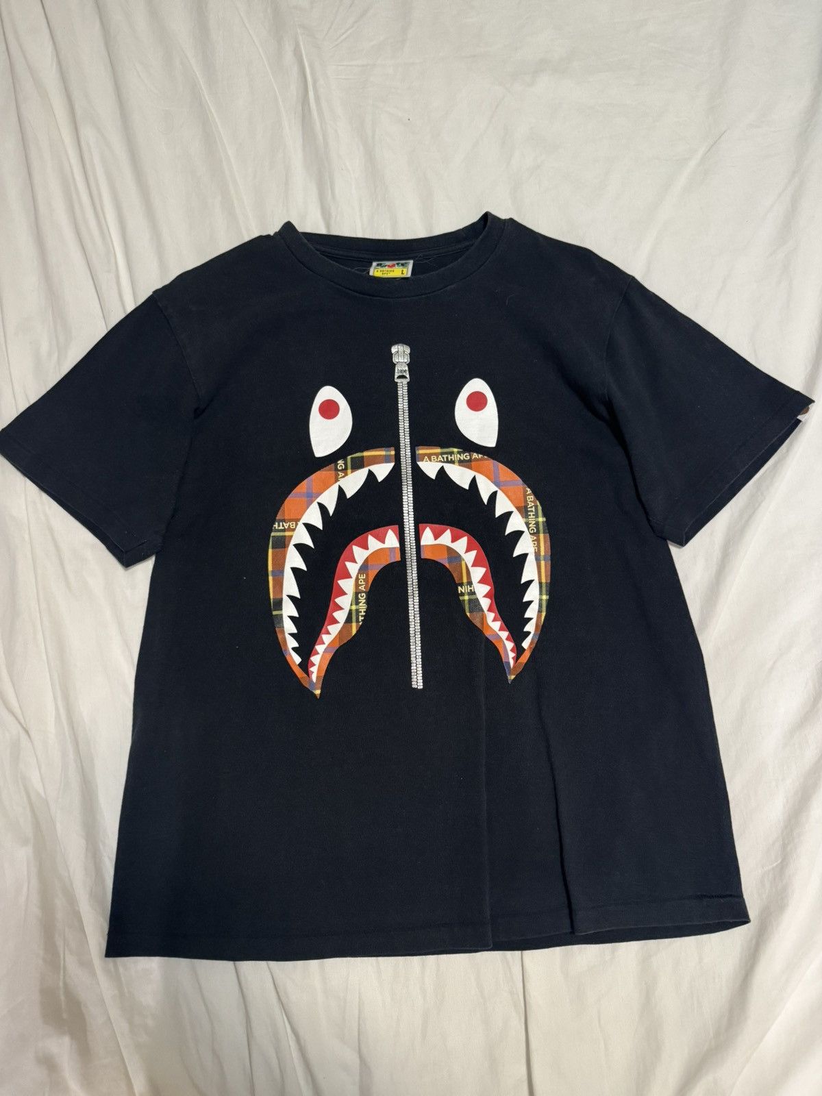 Bape A bathing ape tee shirt mens large Size US L / EU 52-54 / 3 - 1 Thumbnail