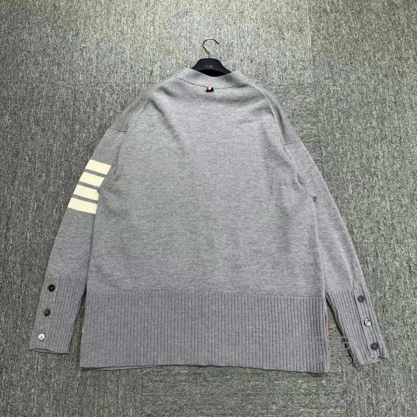 Thom Browne thom browne gray wool cardigan. Size US XXL / EU 58 / 5 - 3 Thumbnail