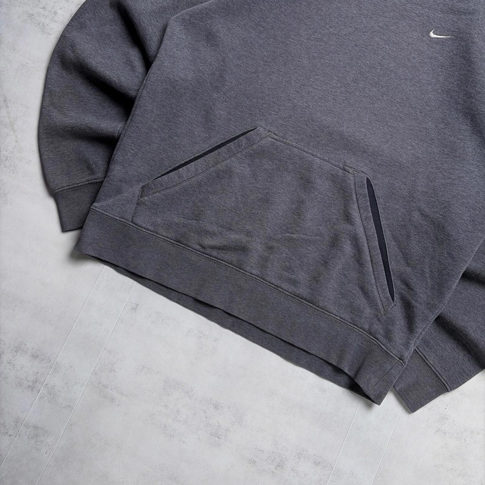 Nike Y2K Grey Nike Small Swoosh Baggy Skater Hoodie Size US M / EU 48-50 / 2 - 3 Thumbnail