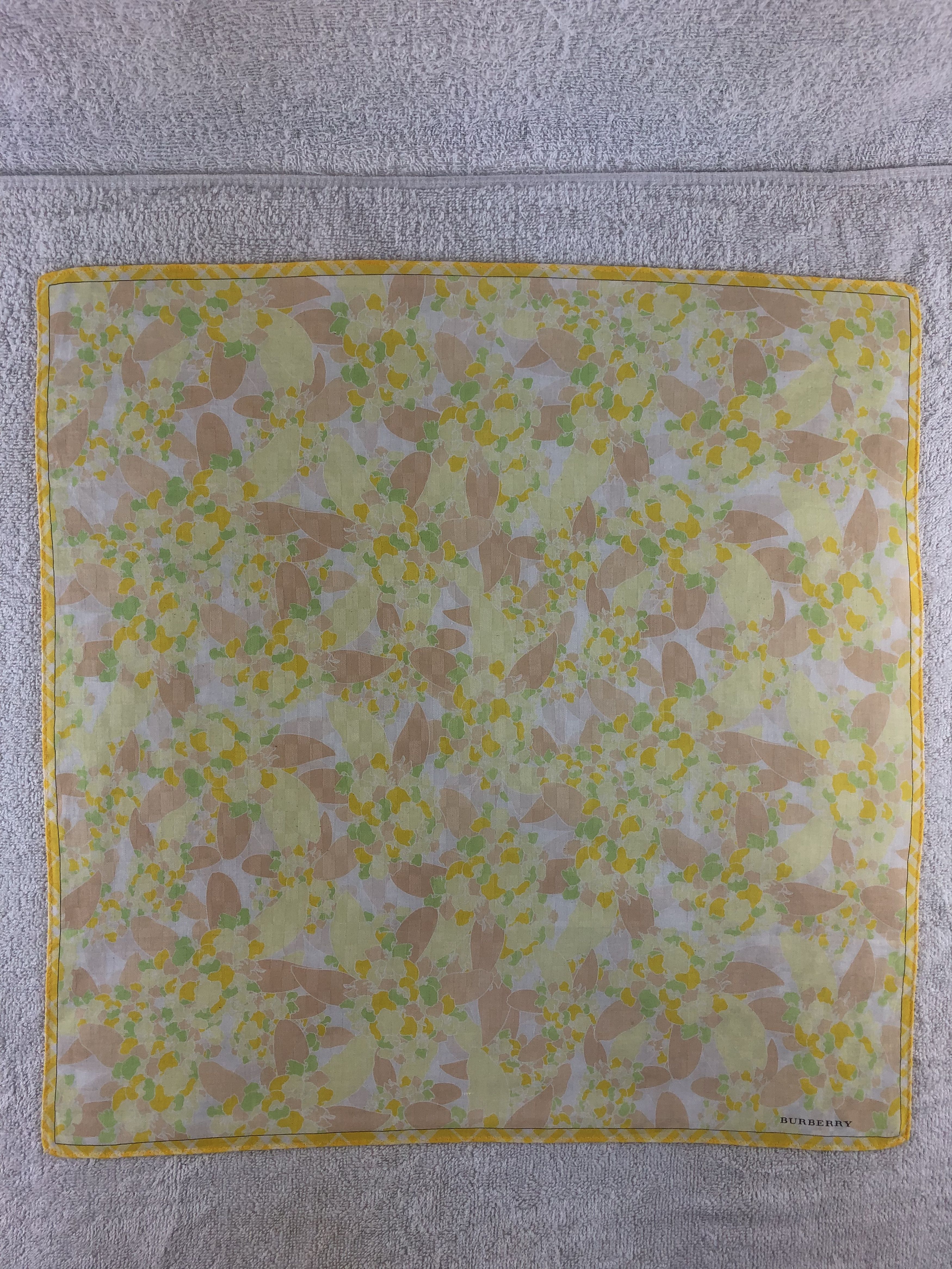 Burberry Burberry Handkerchief / Bandana / Neckerchief Size ONE SIZE - 3 Thumbnail
