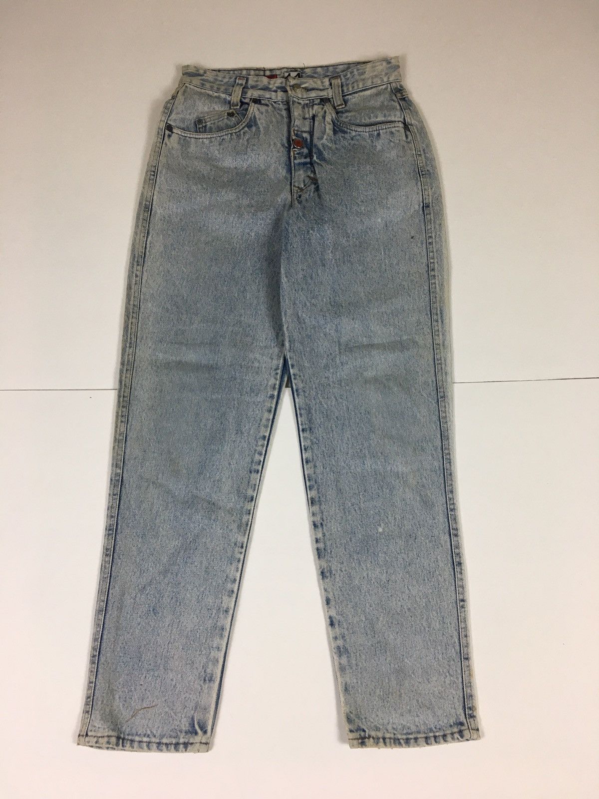 Vintage Vintage Acid Wash Red Button Tapered Leg Made in Italy Size US 29 - 1 Thumbnail