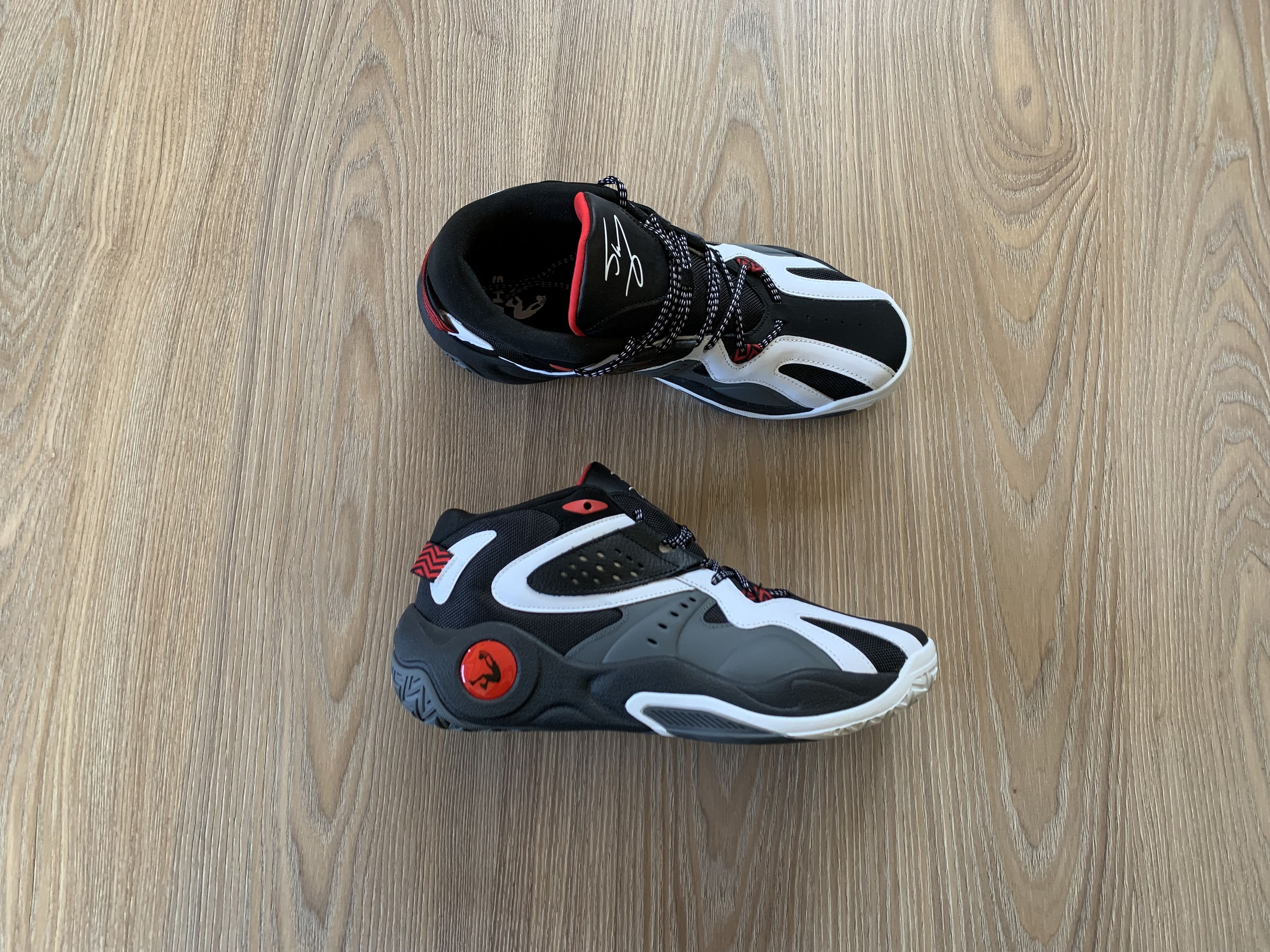 Other Mens Shaqnotix Grey Sneakers Size US 11 / EU 44 - 1 Thumbnail